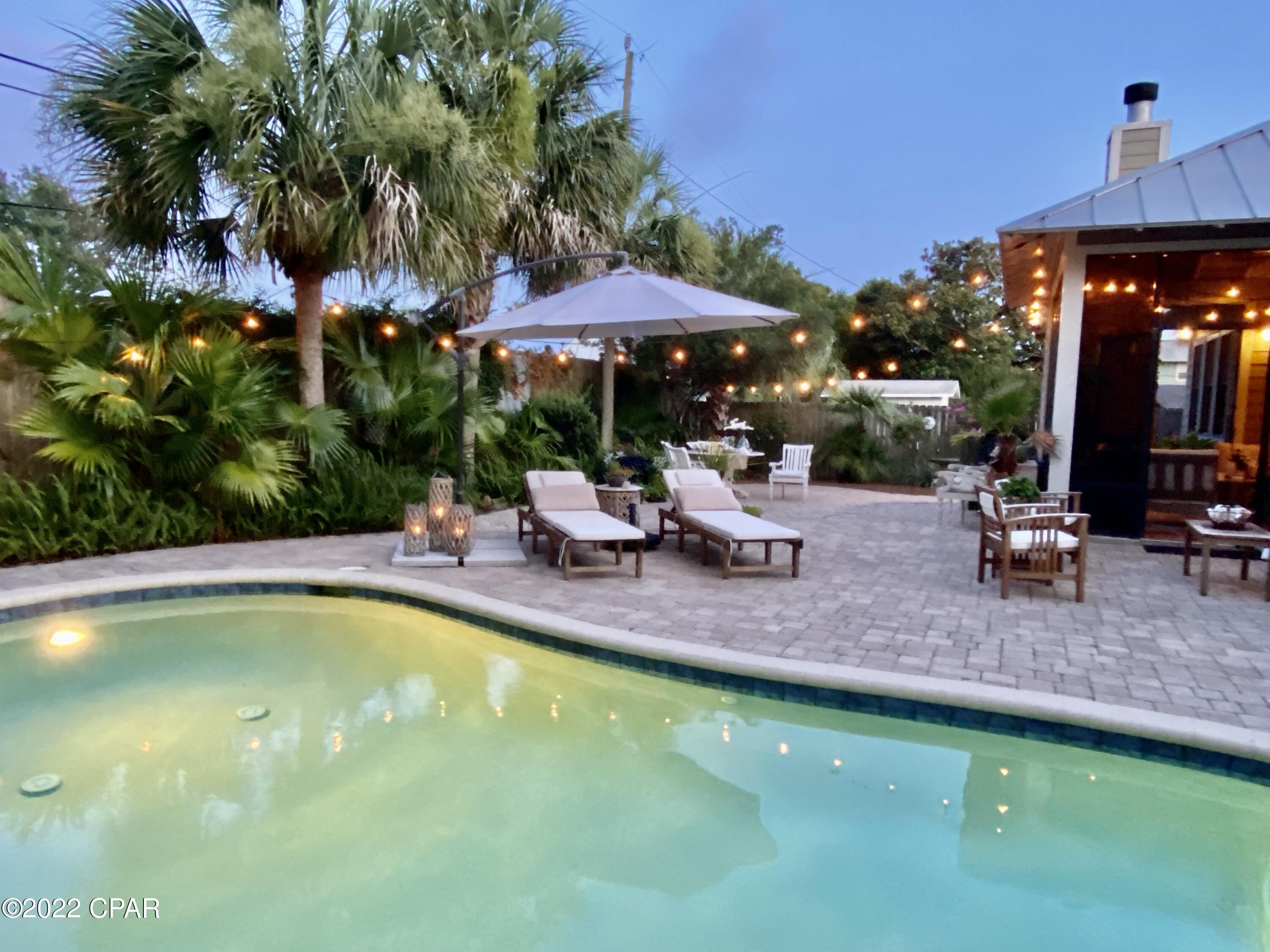 Santa Monica Beach - Residential