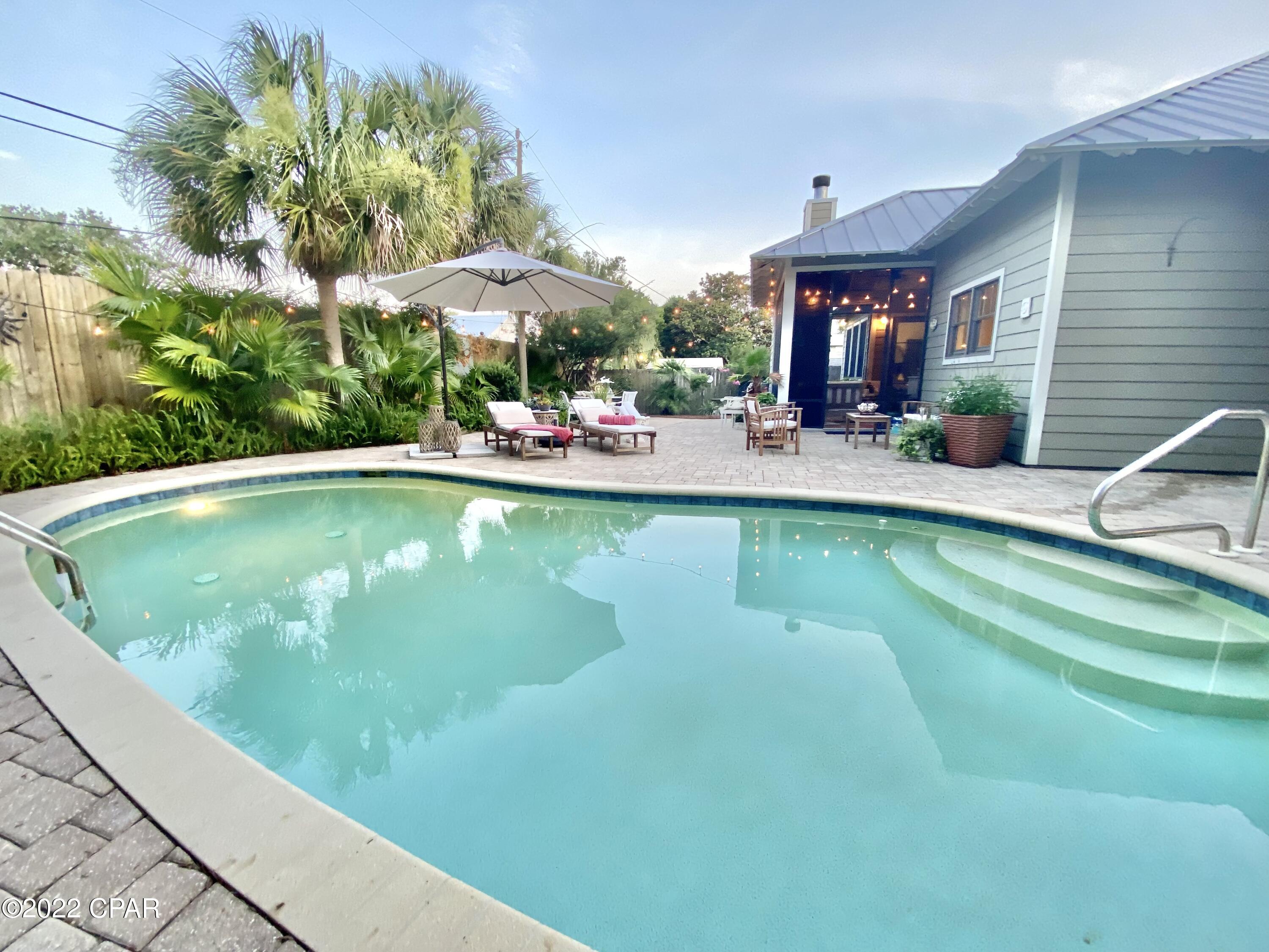 Santa Monica Beach - Residential