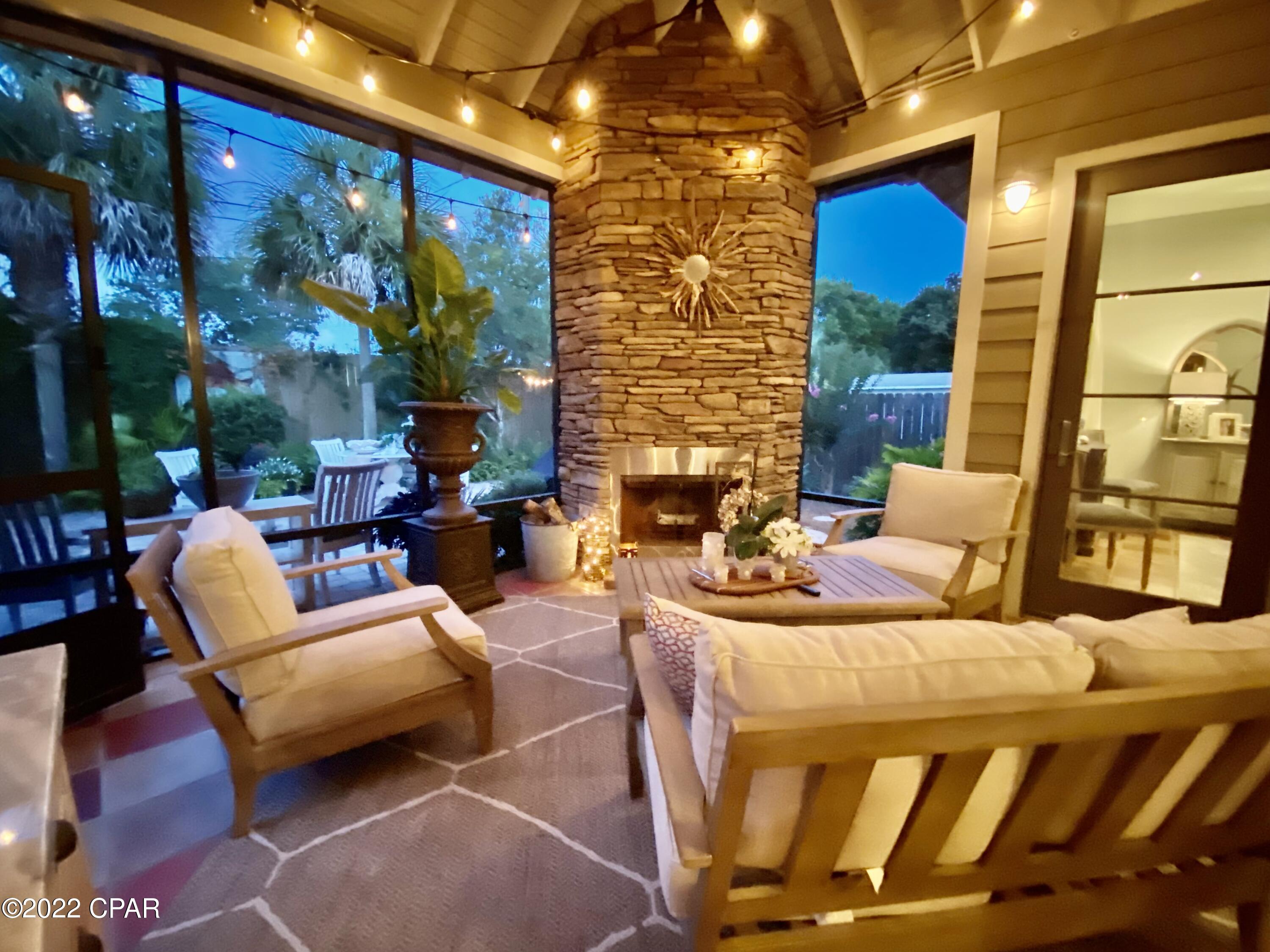 Santa Monica Beach - Residential