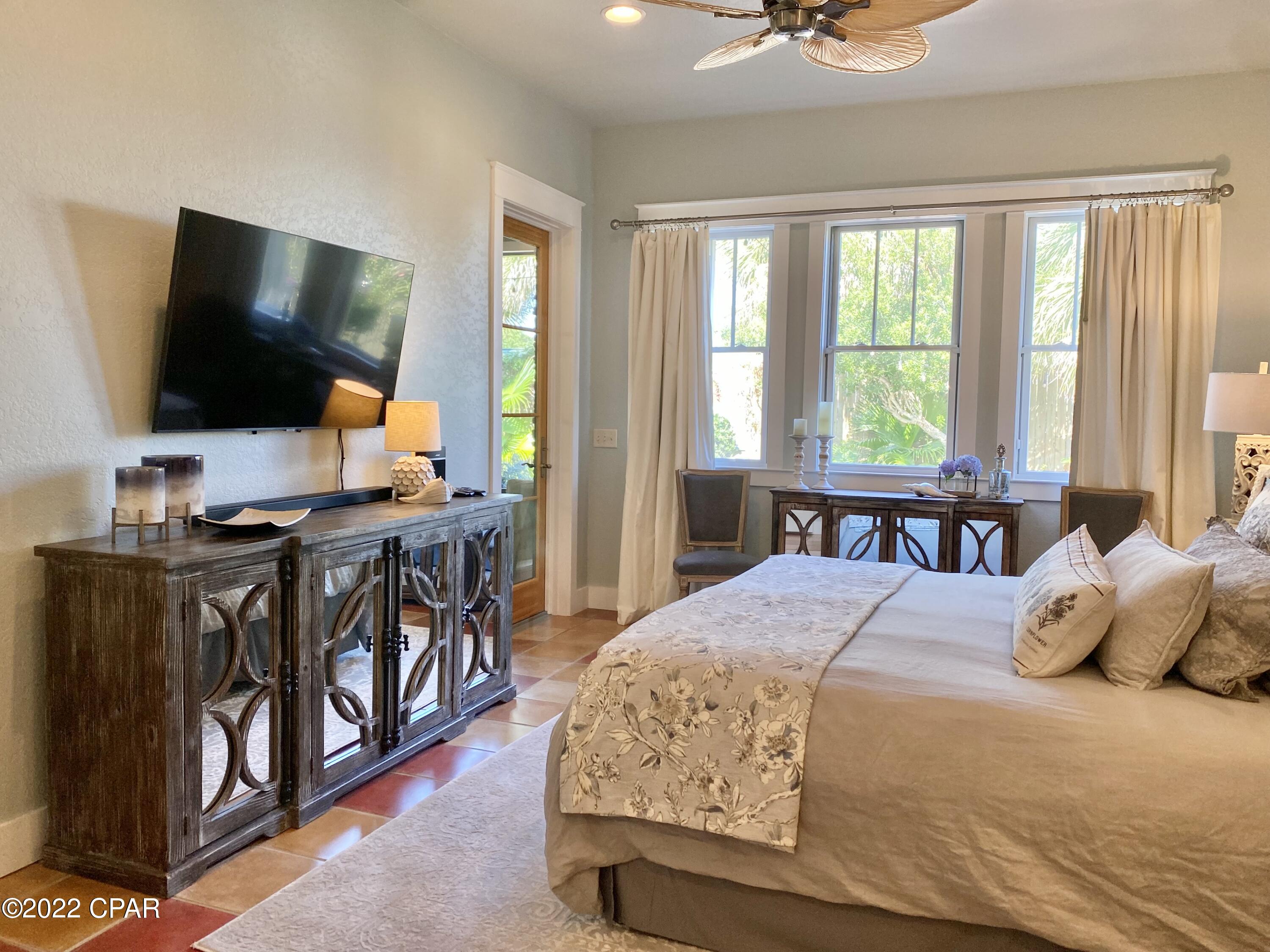 Santa Monica Beach - Residential