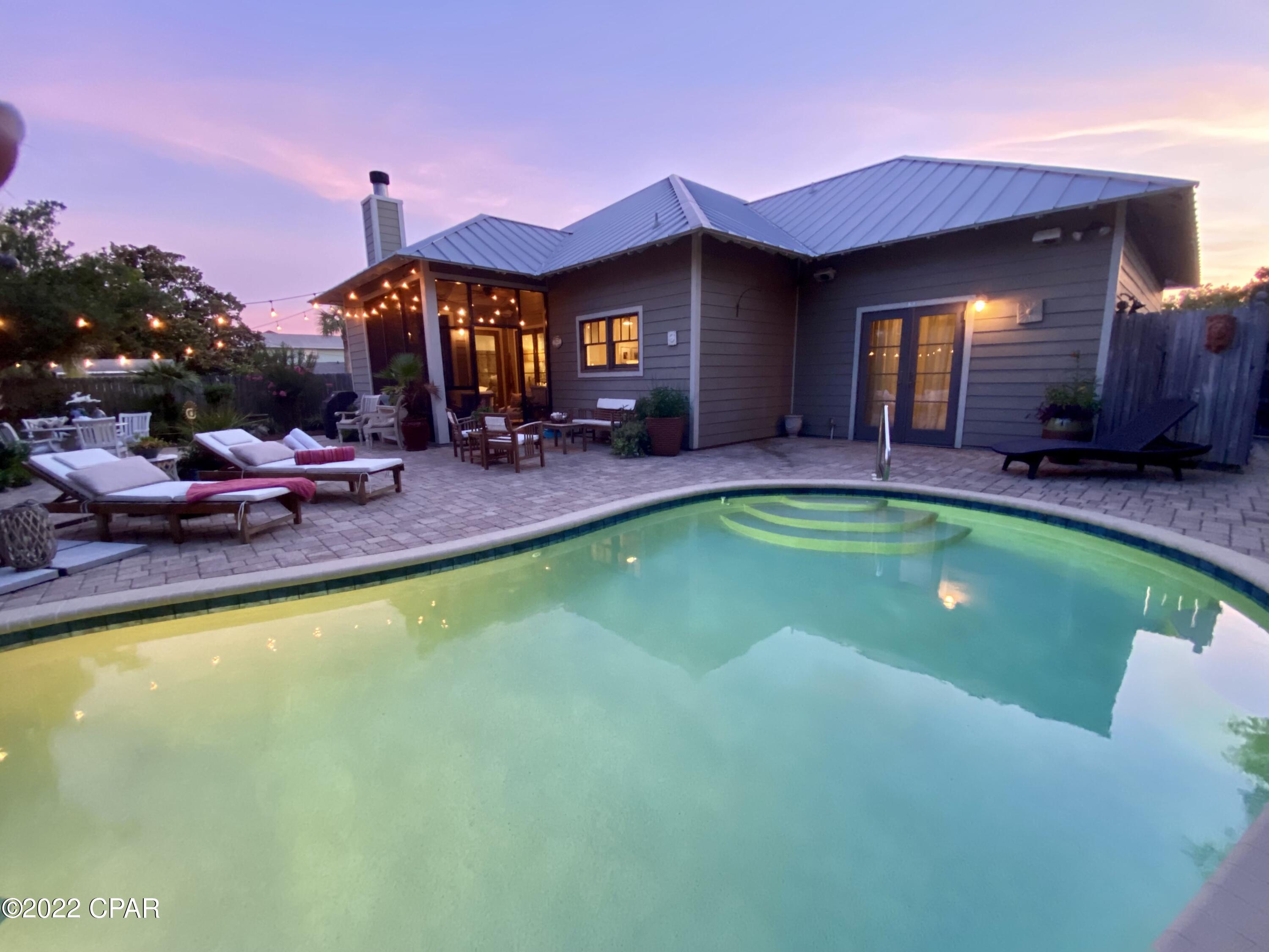 Santa Monica Beach - Residential