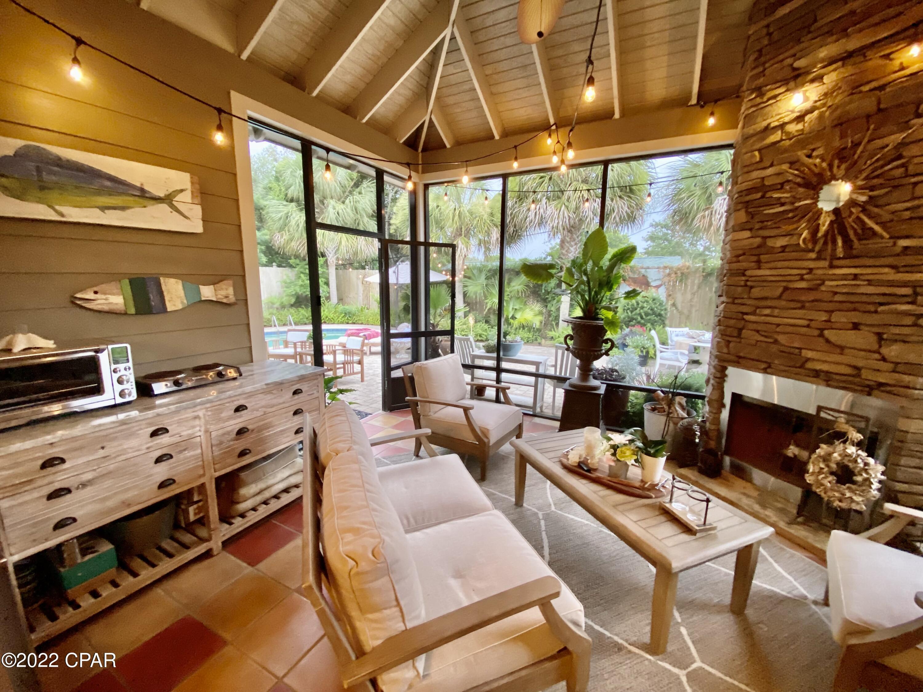 Santa Monica Beach - Residential