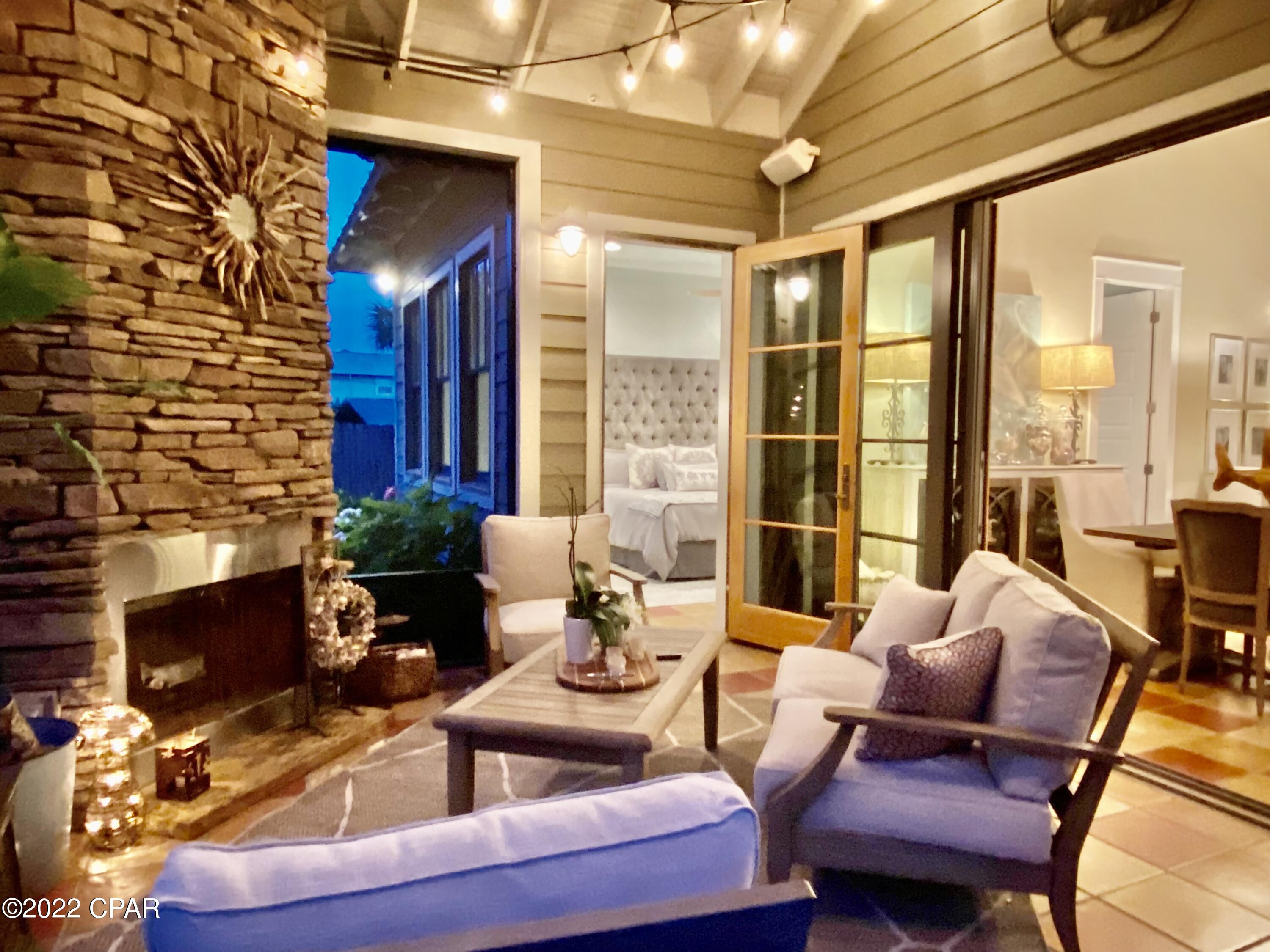 Santa Monica Beach - Residential