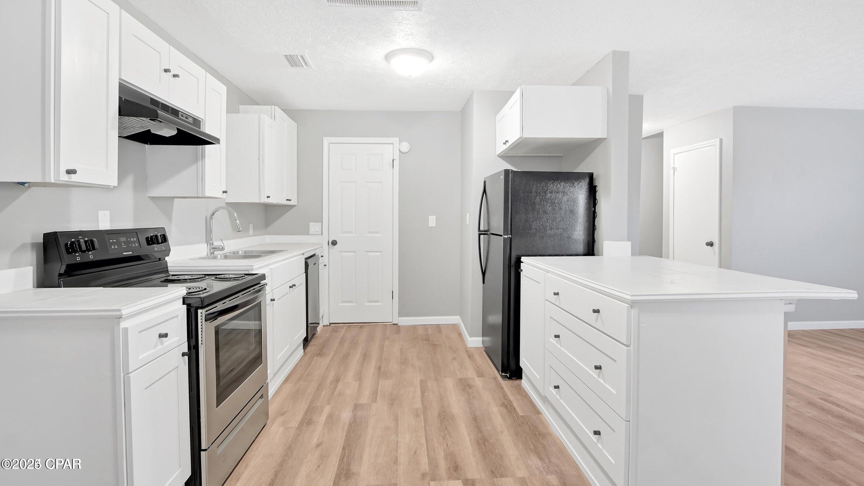 [No Recorded Subdiv] - Residential Lease