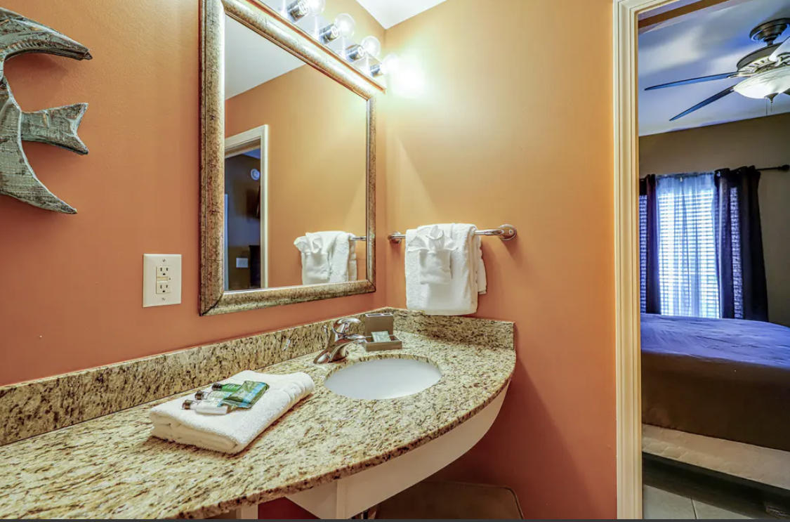 Splash Condo - Residential