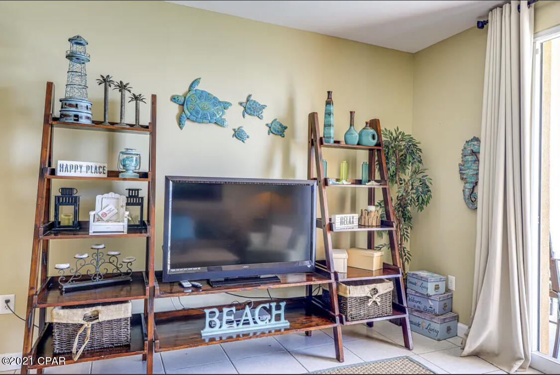 Splash Condo - Residential