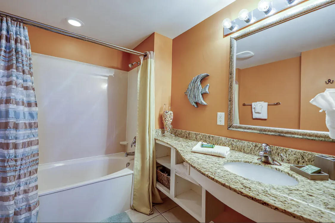 Splash Condo - Residential