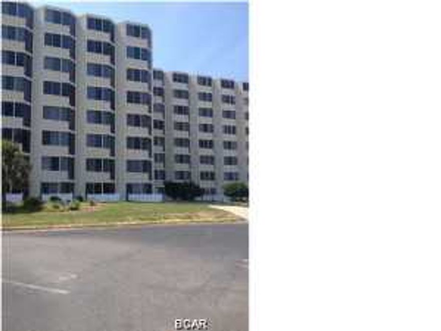 This unit is a great Gulf front unit. Tiled throughout with a king bed and futon. This property is a good rental with wonderful sunsets and sunrises! Come watch the beautiful Gulf and white sands. The condominium project has a large swimming pool, kiddies pool, sun deck, grills, and lots more.