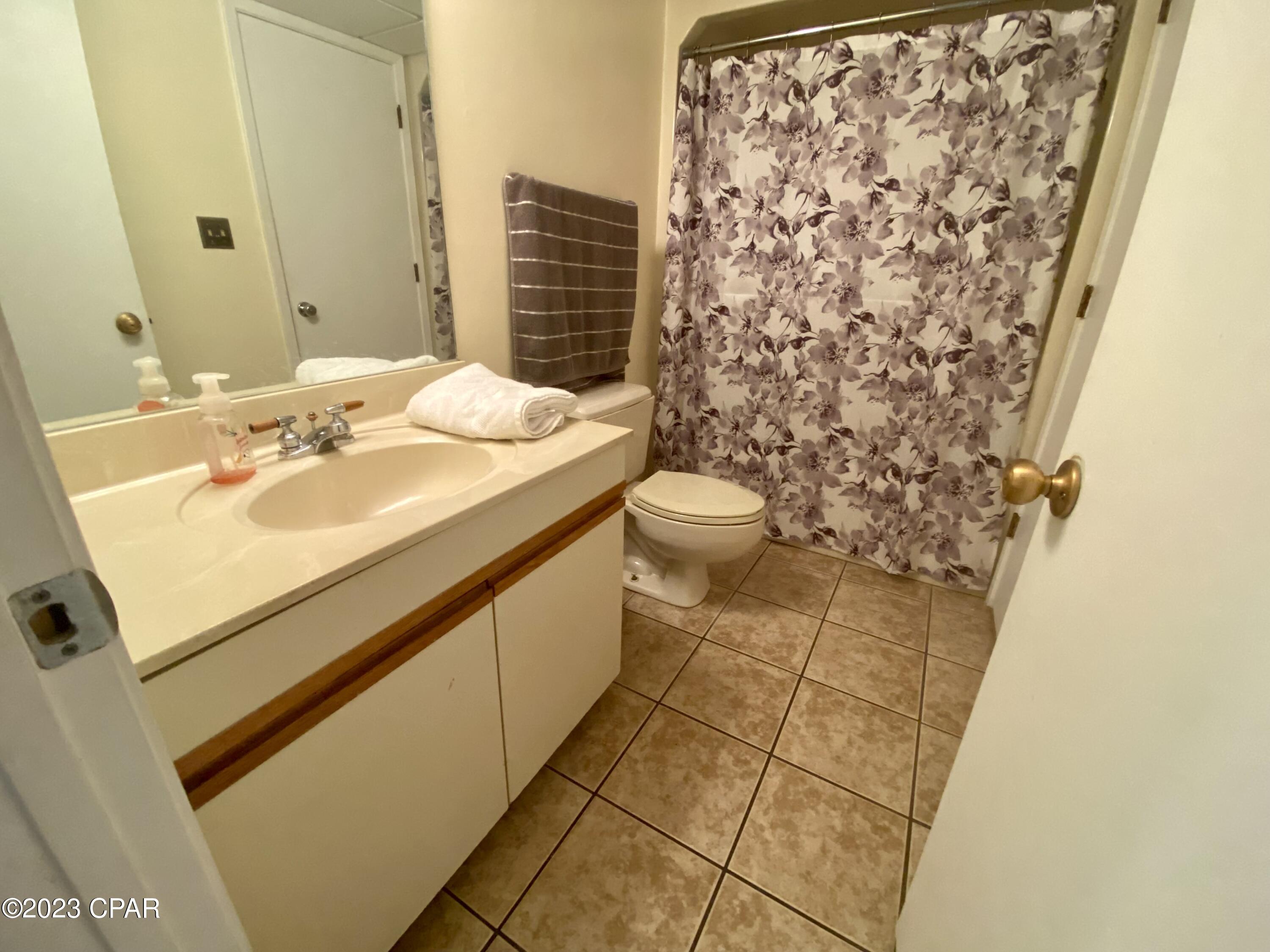 River Oaks Tennis Villas - Residential