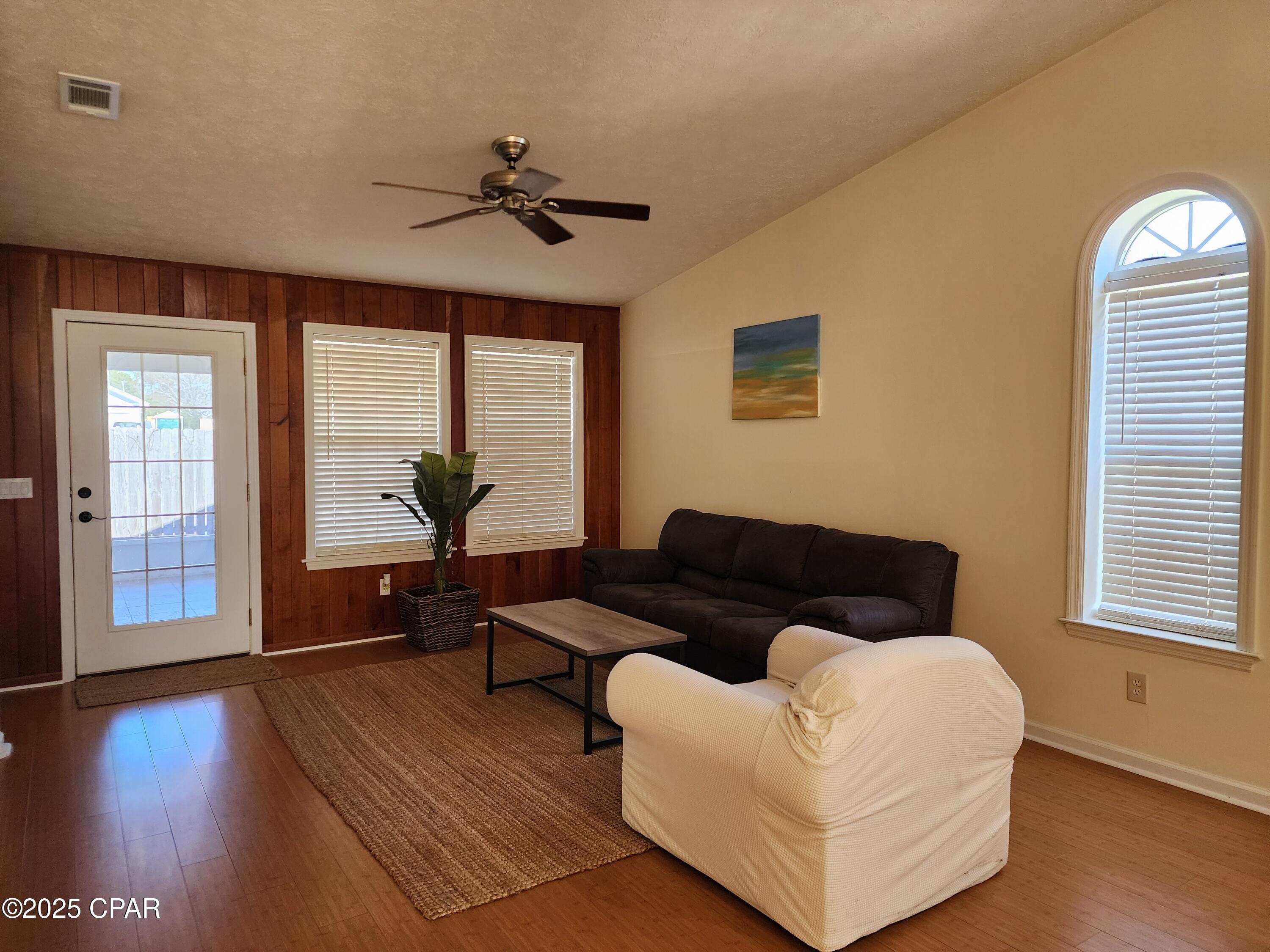 [No Recorded Subdiv] - Residential Lease