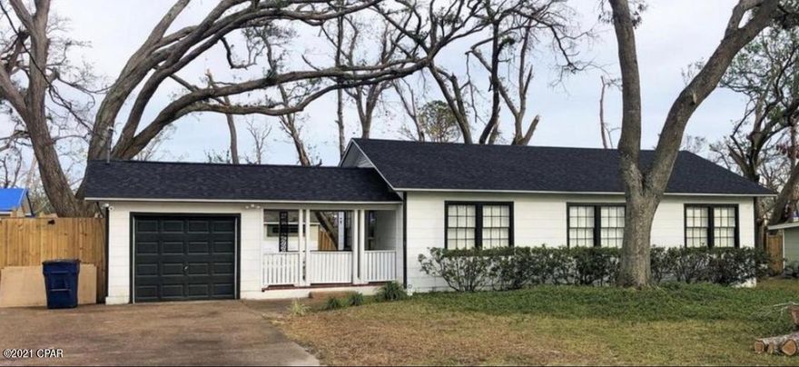 CURRENTLY UNDER CONTRACT, SELLER ACCEPTING BACKUP OFFERS' What a great opportunity to own a charming  home located in the Historic Cove. This cozy home has so much to offer the right family. This home has three bedrooms, one bathroom, a workshop, a garage, and a spacious yard. This charming home is a must see.