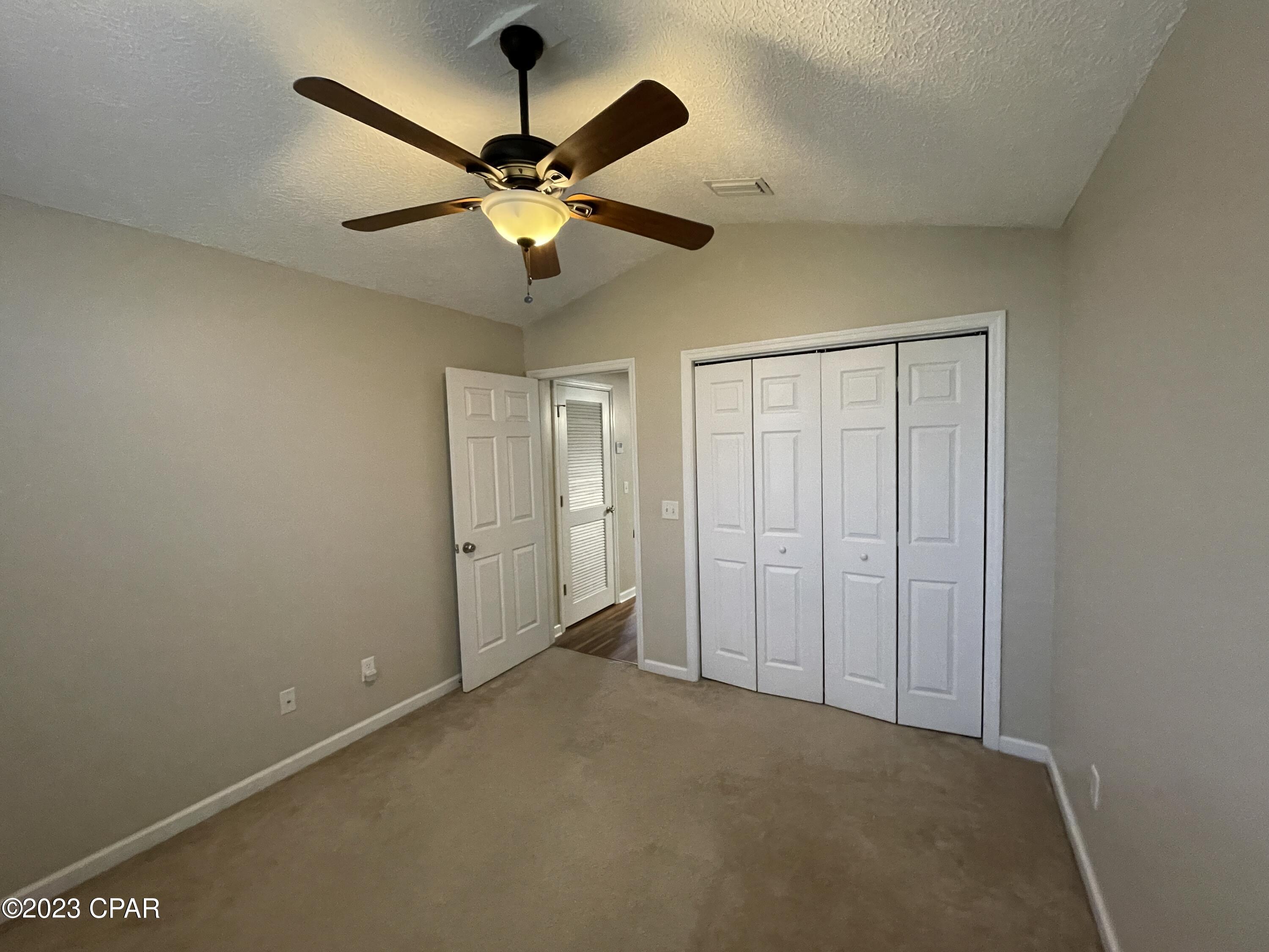 Indian Bluff Estates Unit 2 - Residential Lease