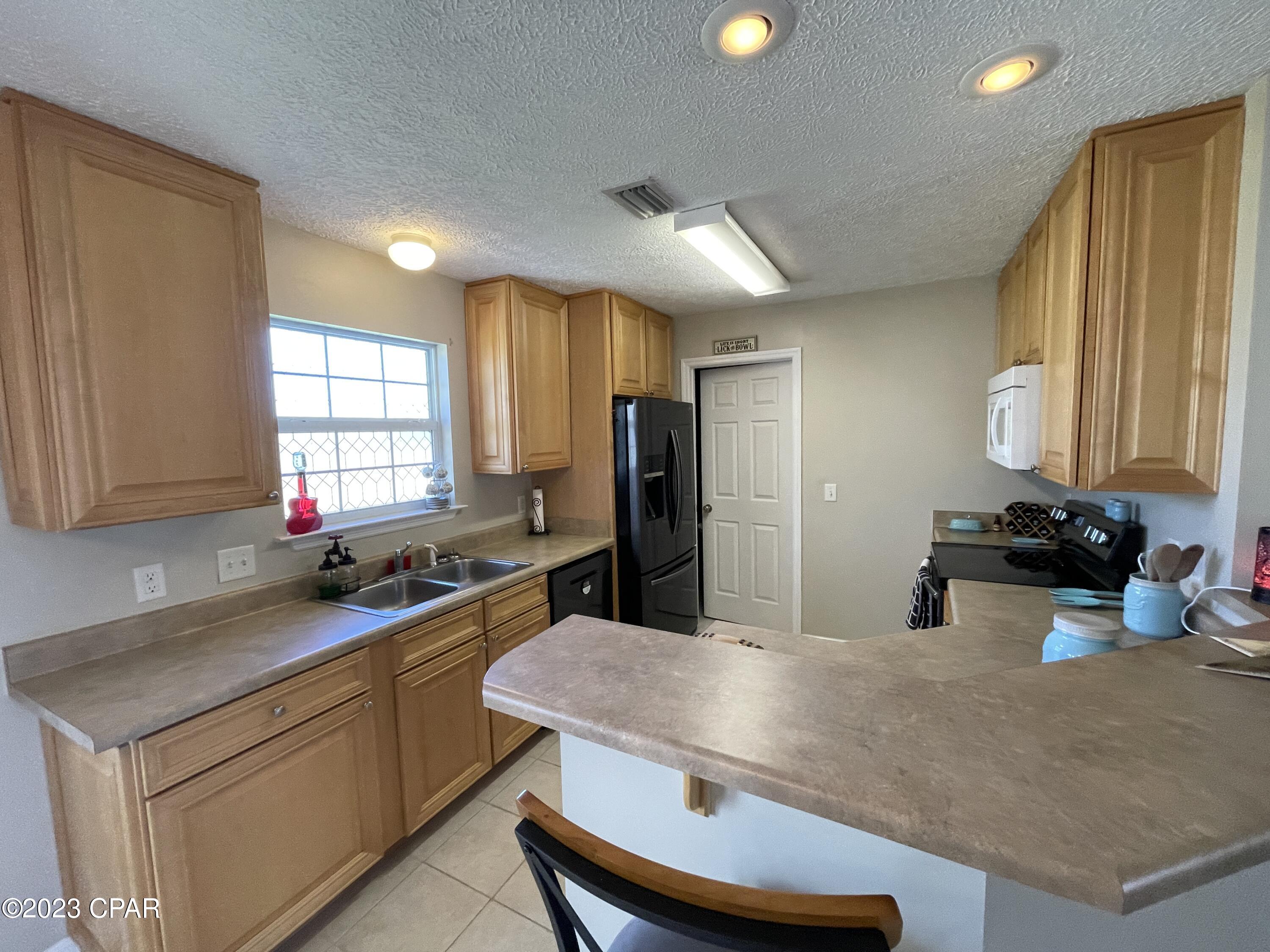 Indian Bluff Estates Unit 2 - Residential Lease