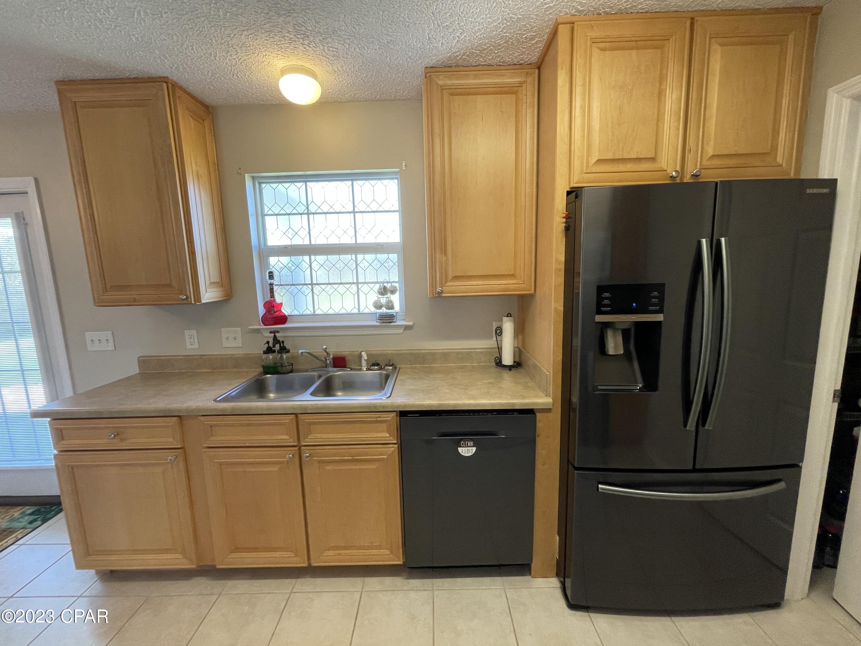 Indian Bluff Estates Unit 2 - Residential Lease