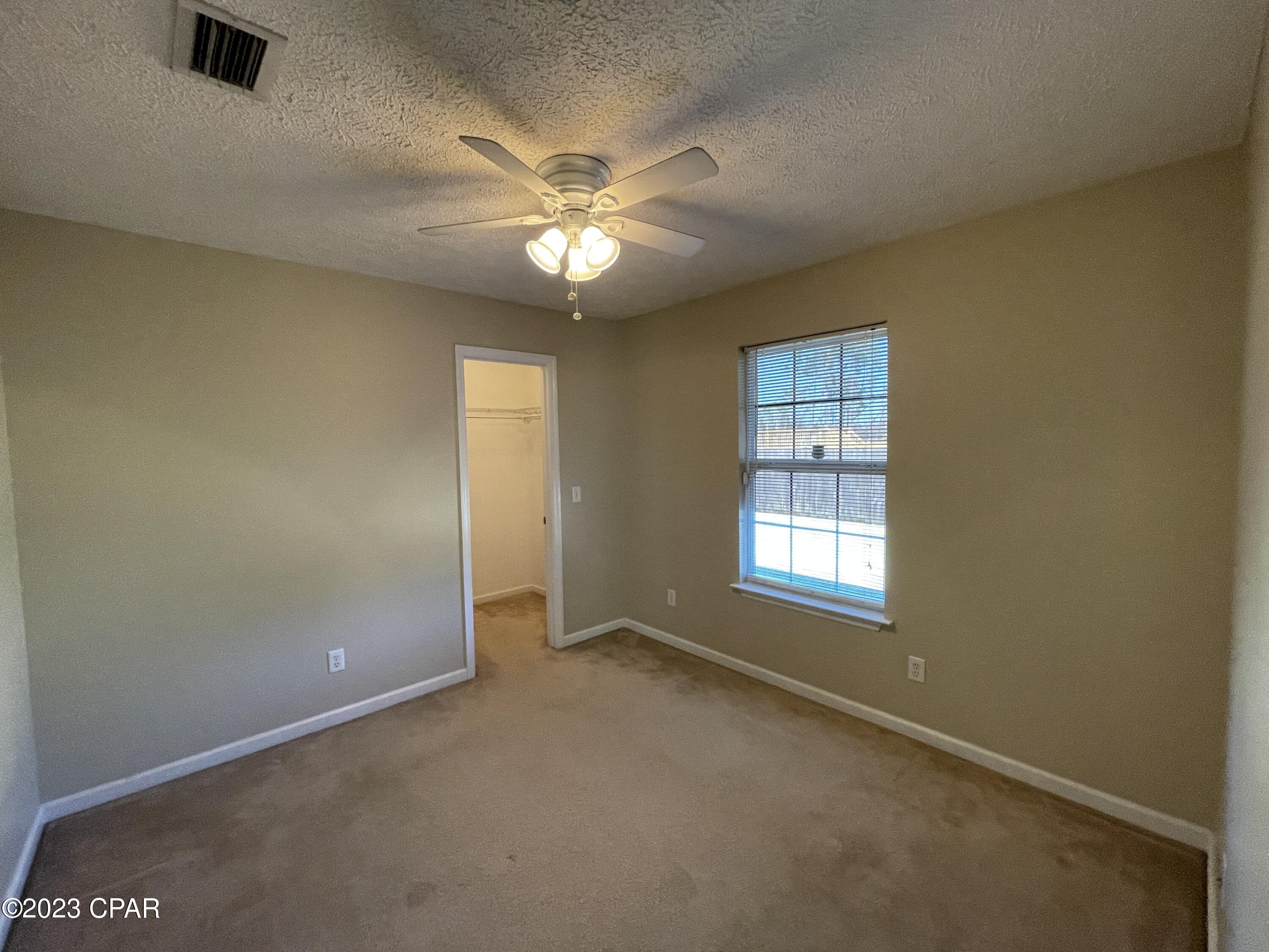 Indian Bluff Estates Unit 2 - Residential Lease