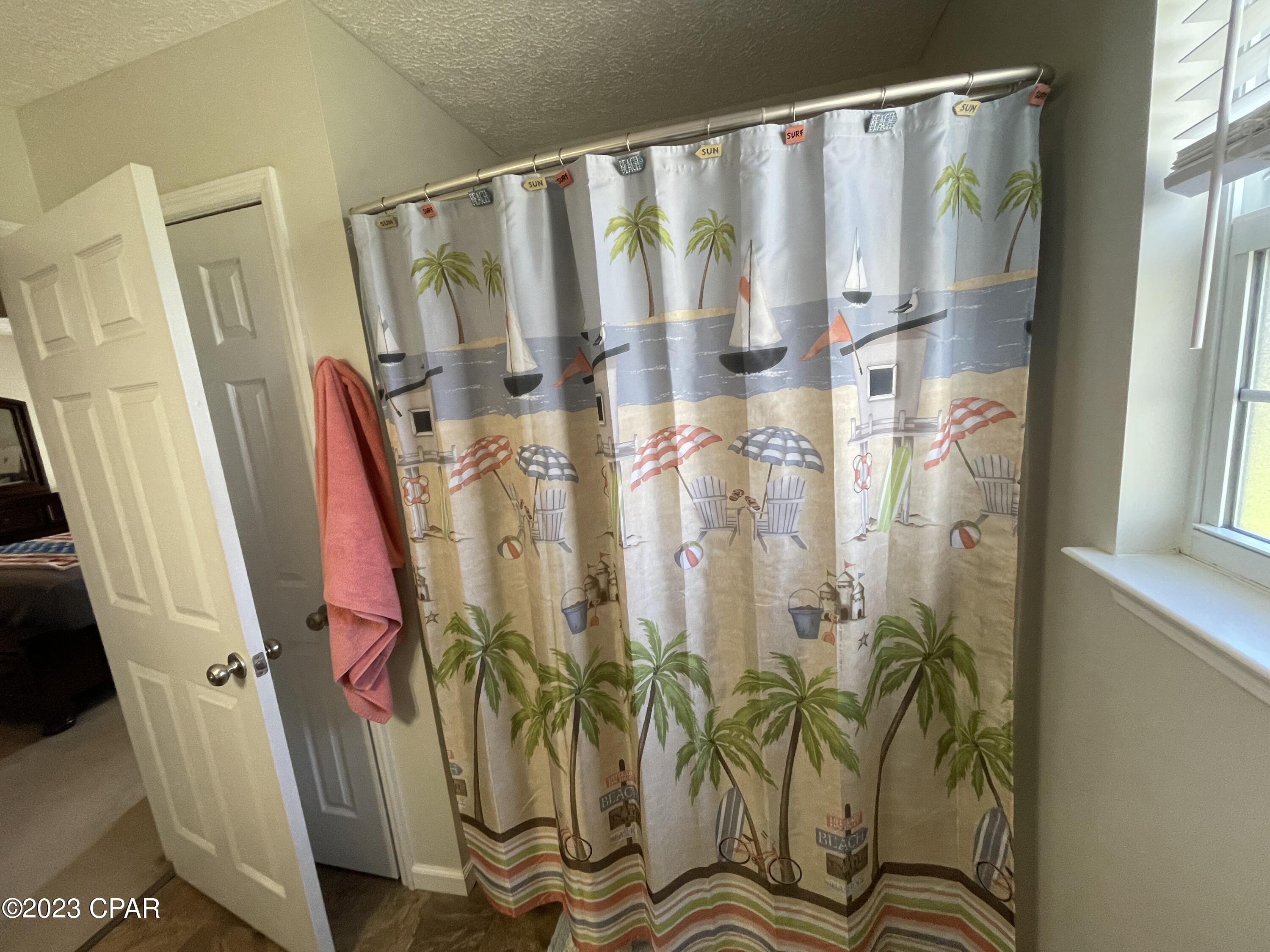 Indian Bluff Estates Unit 2 - Residential Lease