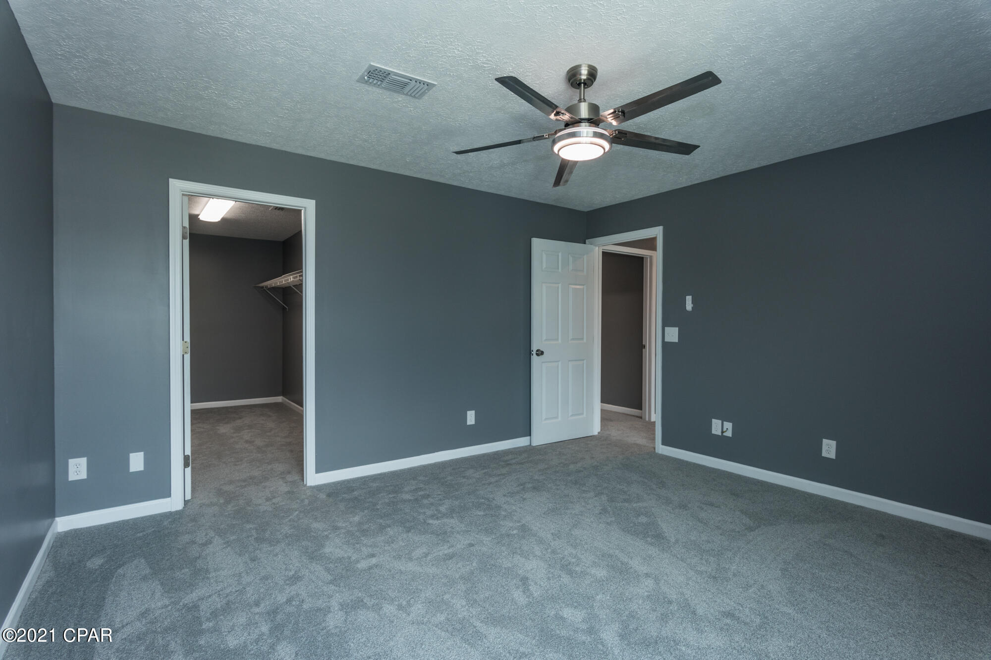 Tropical Bay - Residential