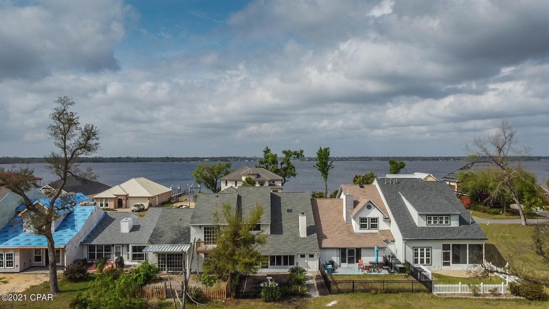 Tropical Bay - Residential