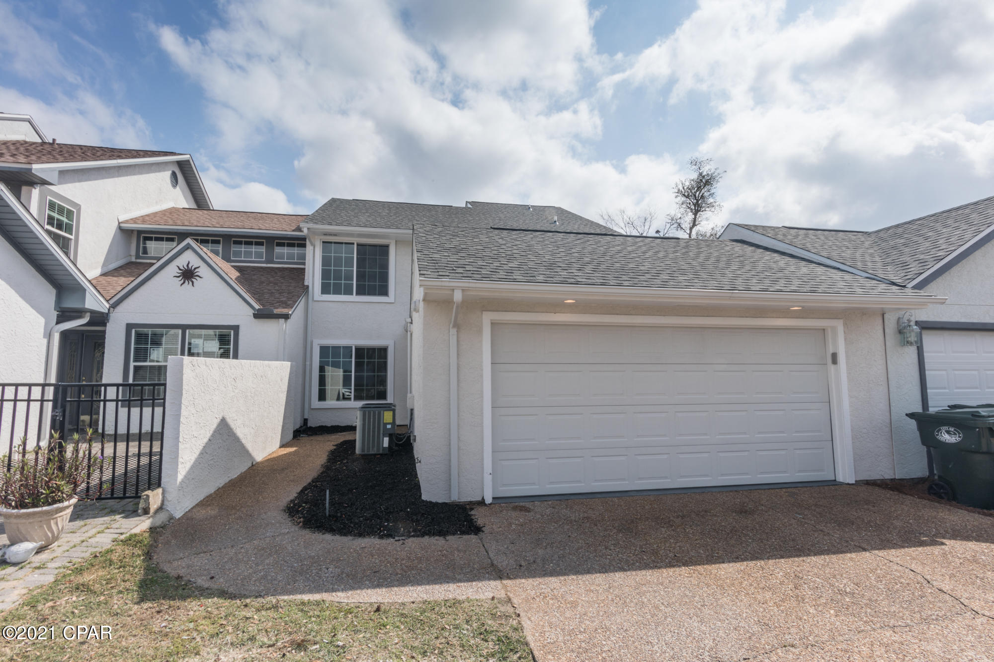 Tropical Bay - Residential