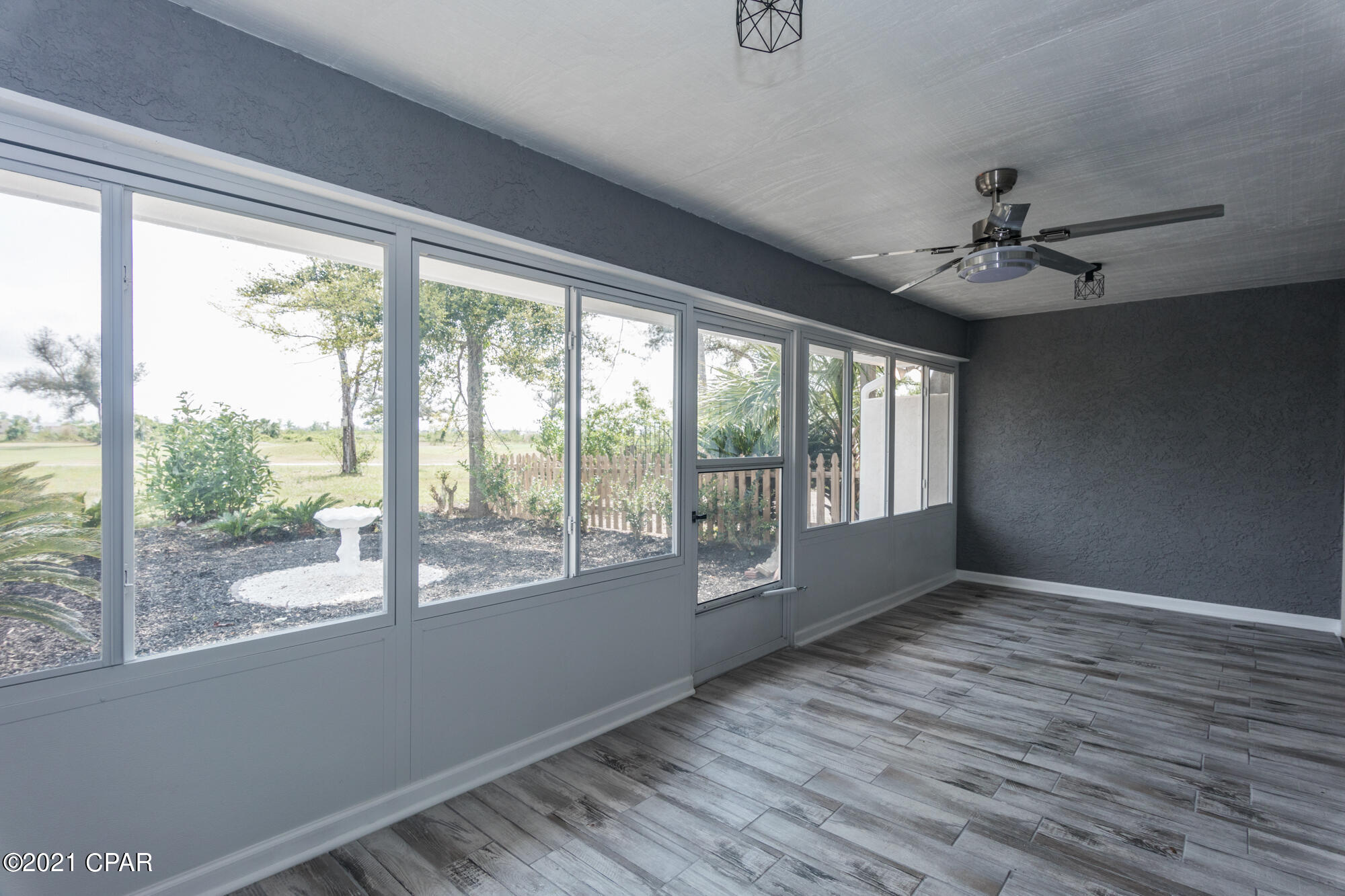 Tropical Bay - Residential