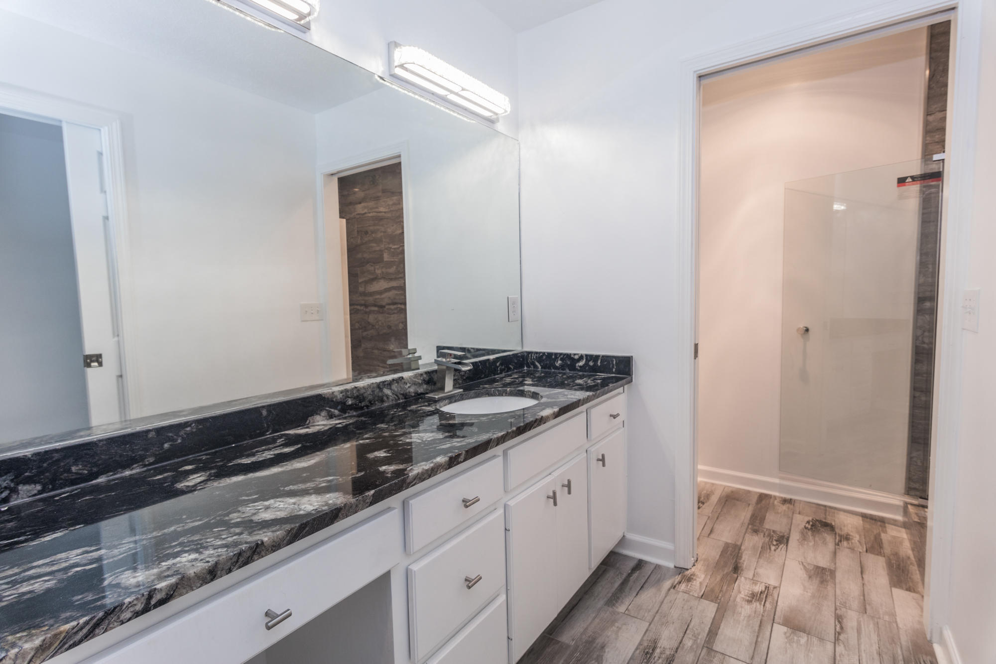 Tropical Bay - Residential