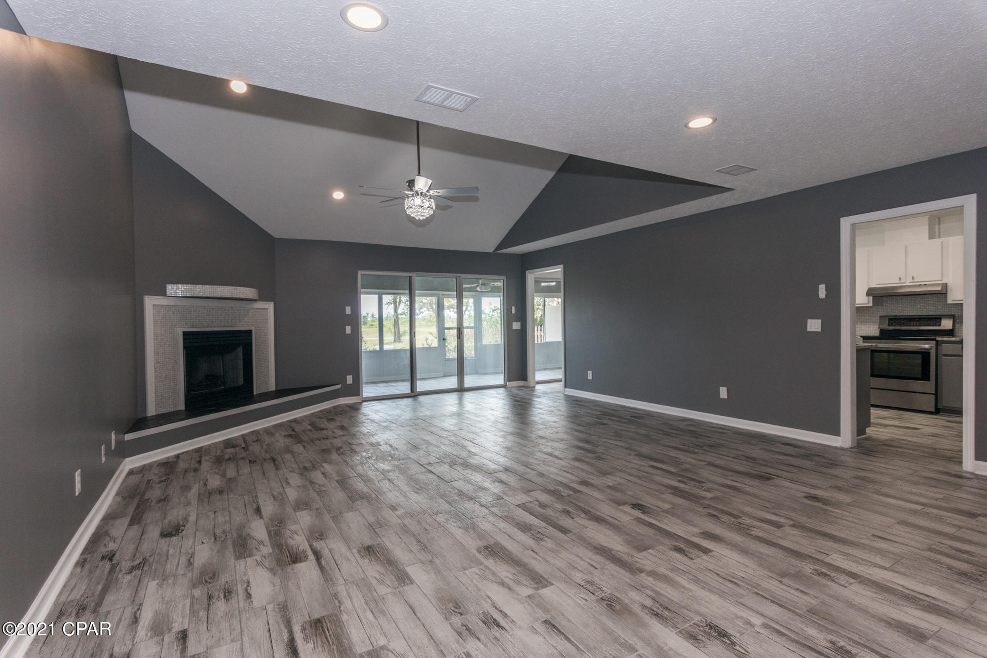 Tropical Bay - Residential