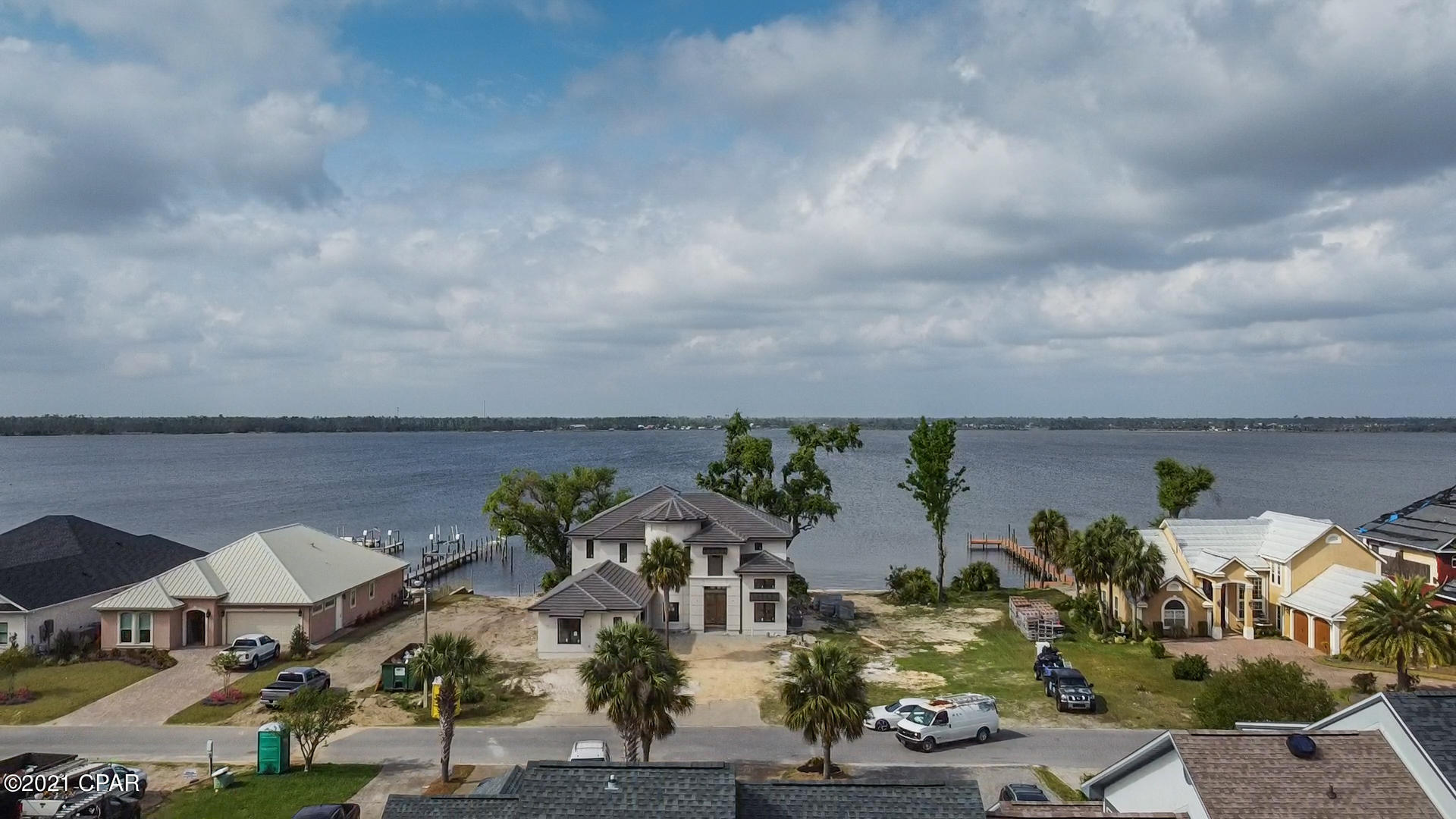 Tropical Bay - Residential