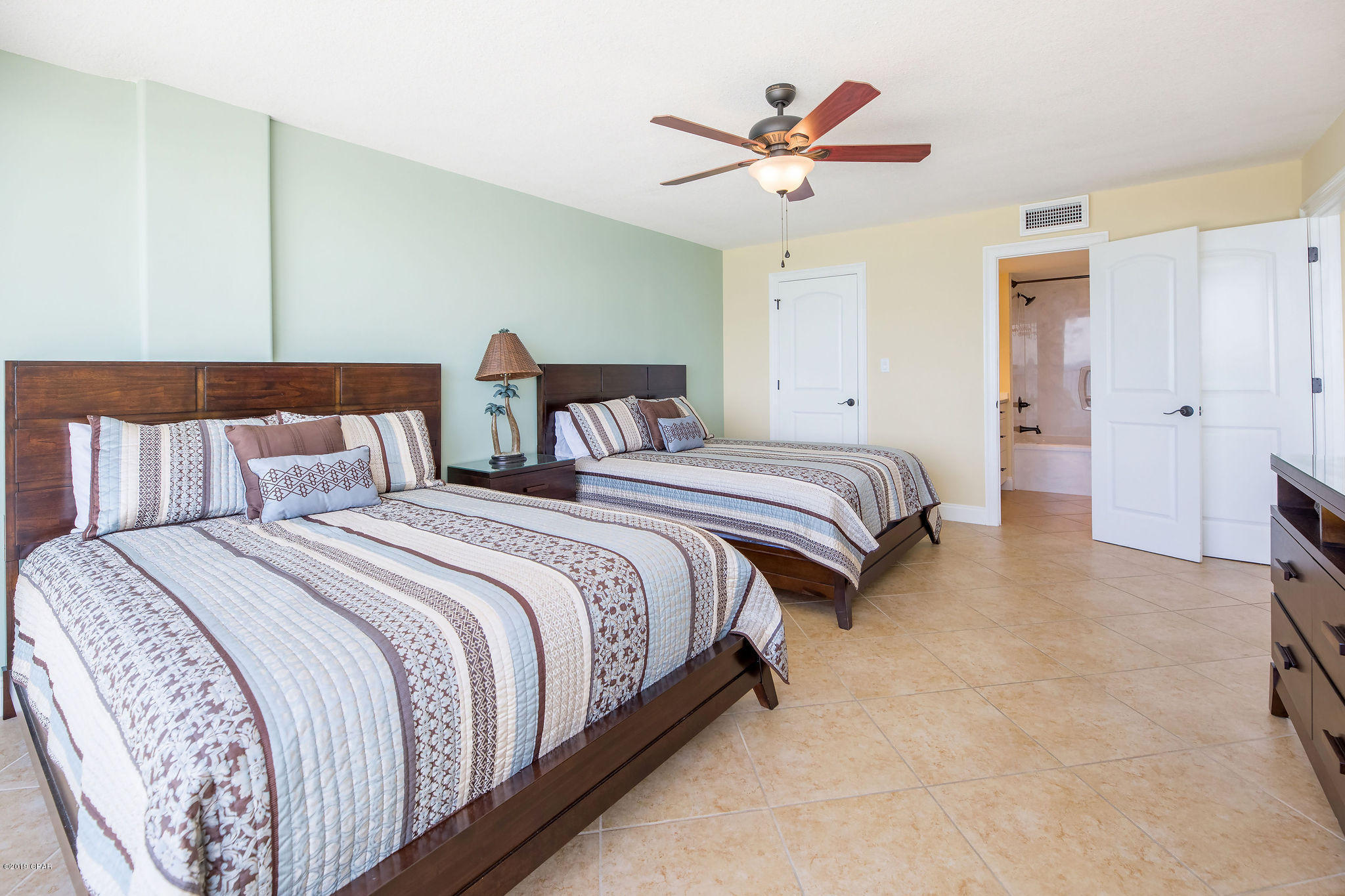 Seachase Condo - Residential