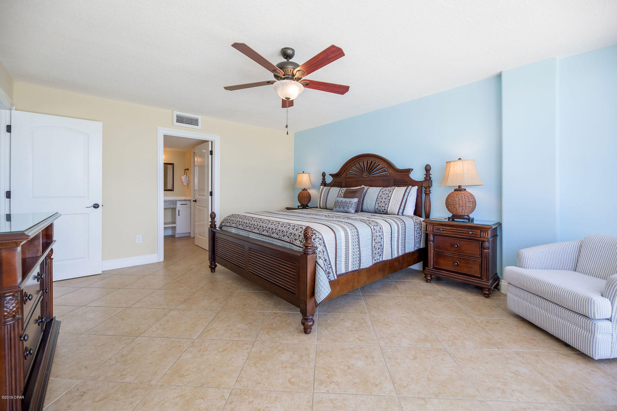 Seachase Condo - Residential