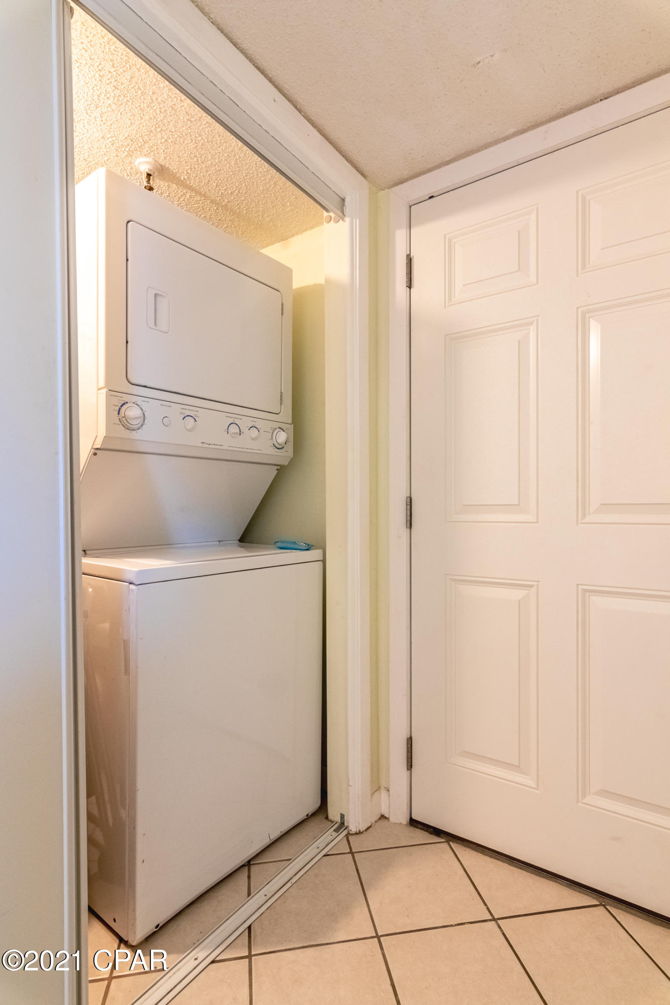 Summerhouse Condo. - Residential