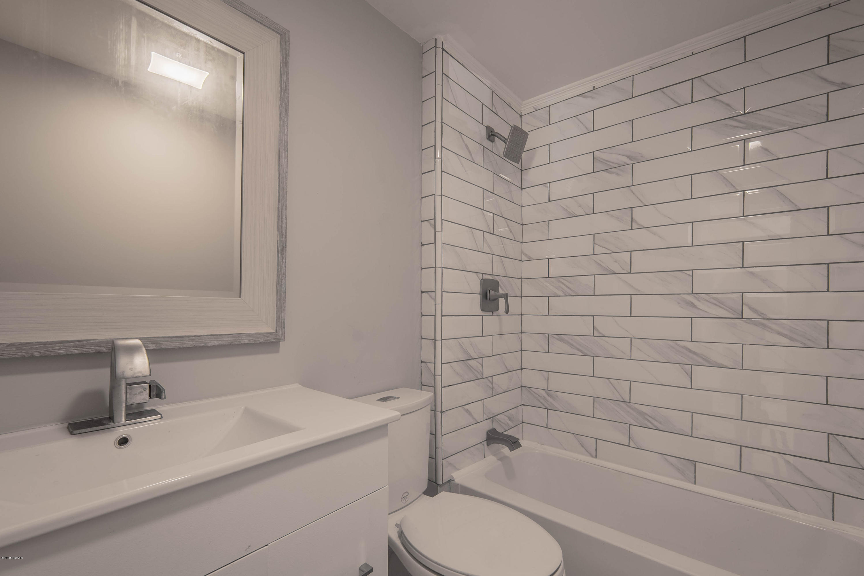 Laguna Beach Estates 7th Add - Residential