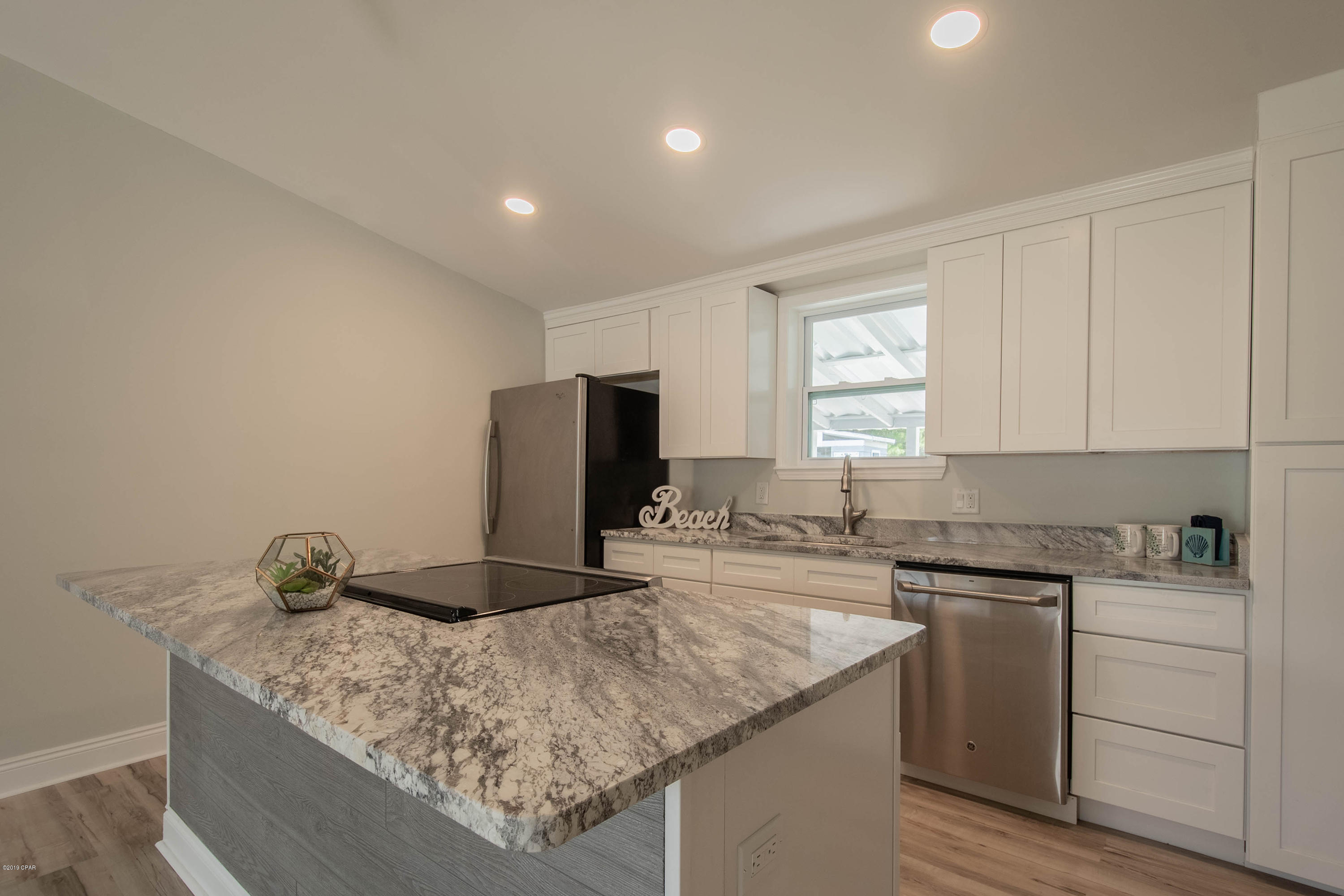 Laguna Beach Estates 7th Add - Residential