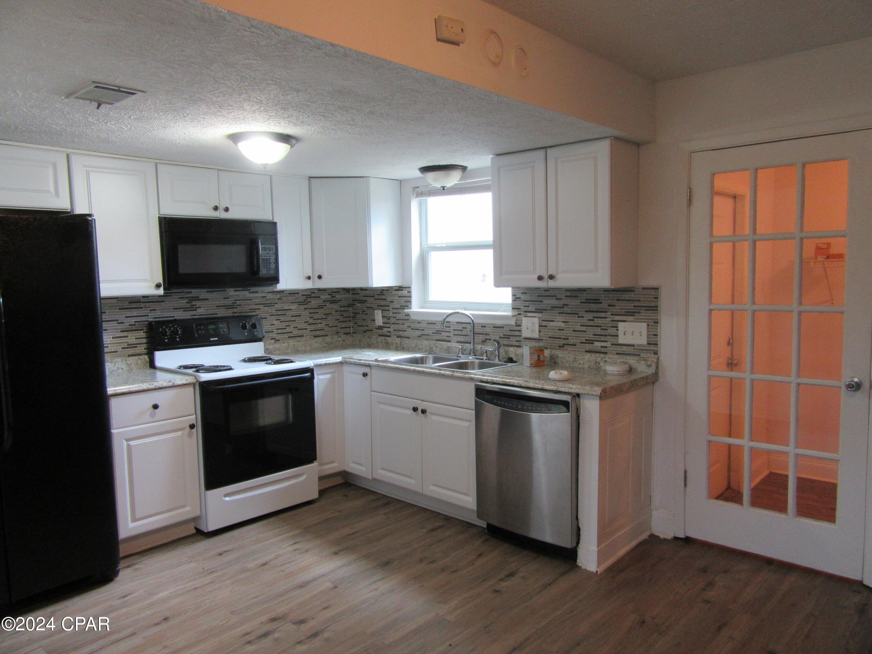 [No Recorded Subdiv] - Residential Lease