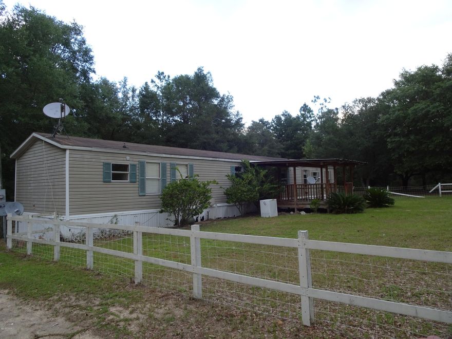 3/2 1216 sqft on 2.5 beautiful acres.



Home needs work and updates!



Lender owned and says BRING ALL OFFERS!