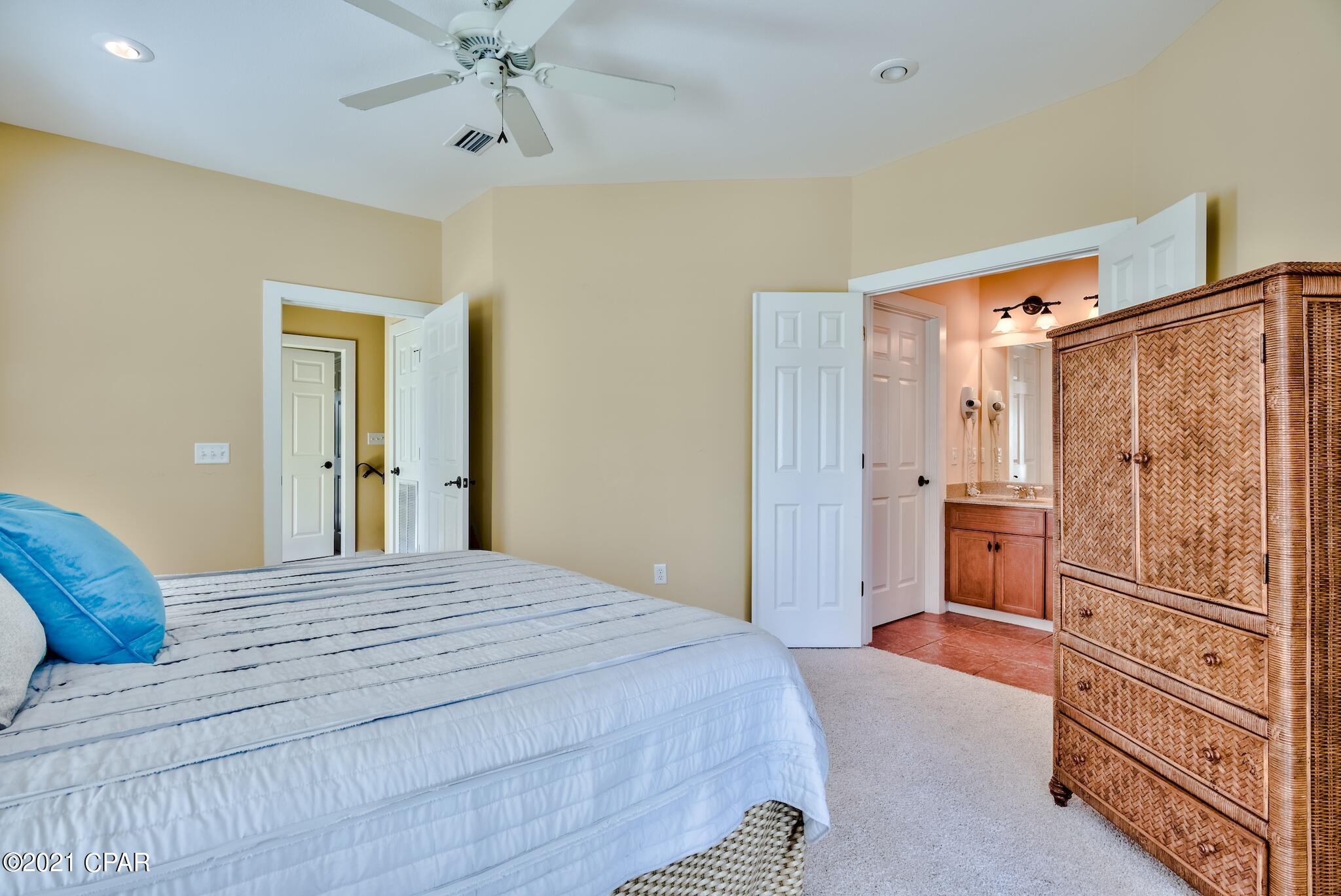 La Valencia Beach Resort - Residential