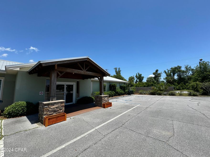 Professional individual office sublease space available for business professionals who are looking for a small or individual business operations location. Co-located in the United with Christ Church in Lynn Haven. the space consists of one large office (13 Ft x 17 Ft) with common areas to include entryway, restrooms, & kitchen area. This space is perfectly suited for small business owners or traveling professionals. Ready for immediate occupancy. Office is being offered for $750/month + FL sales tax. All utilities are included.