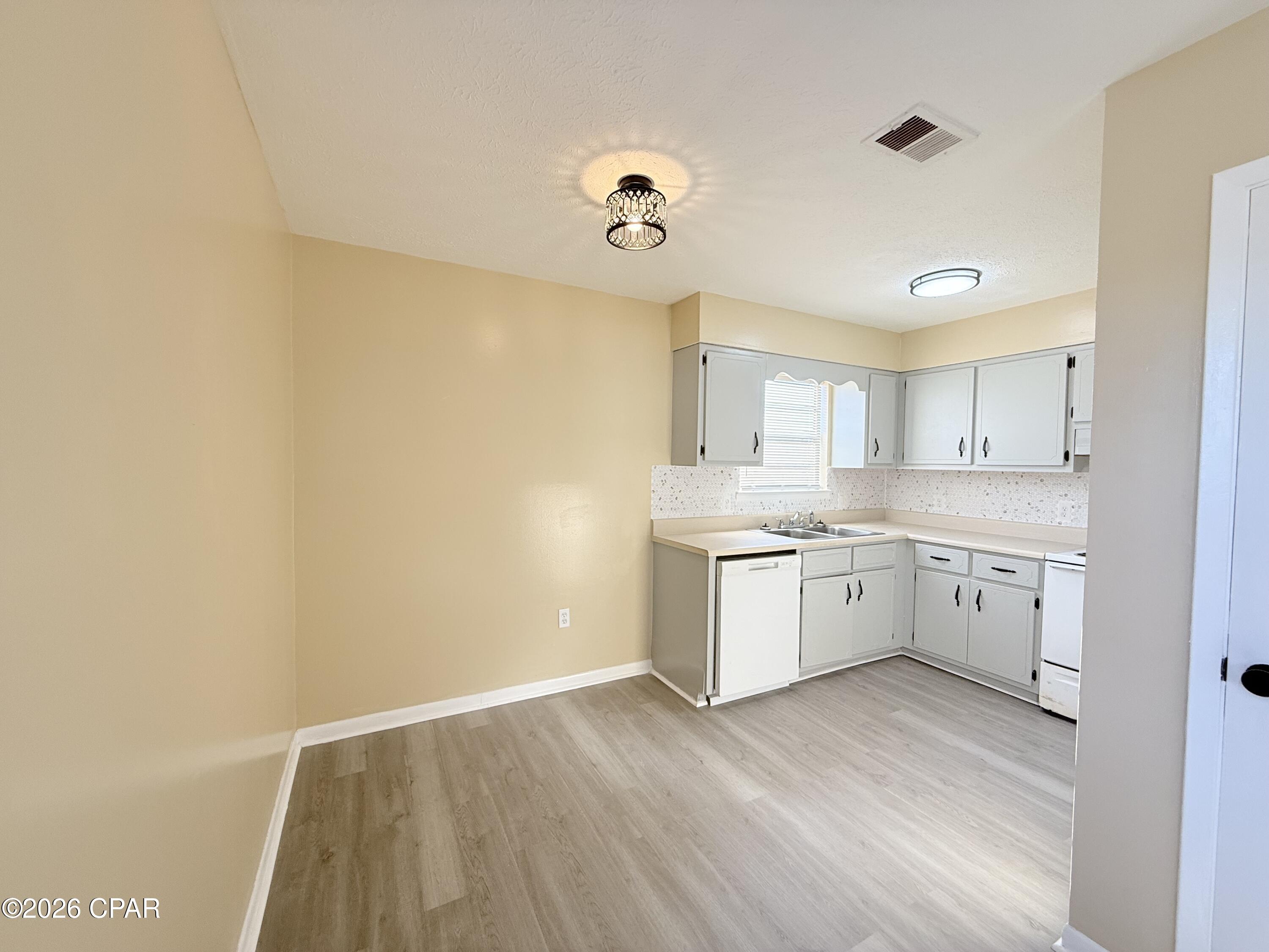 W H Parker - Residential Lease