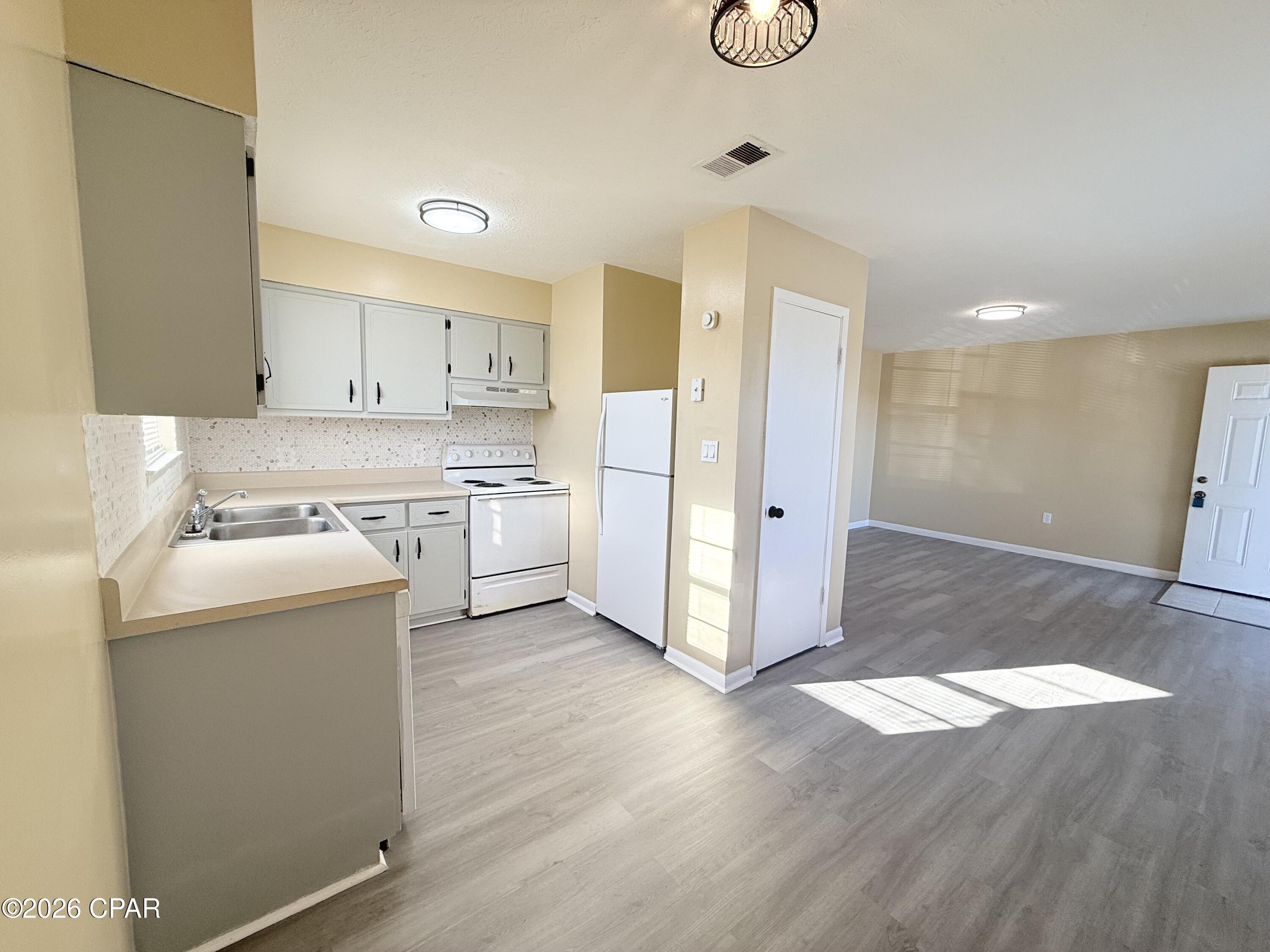 W H Parker - Residential Lease