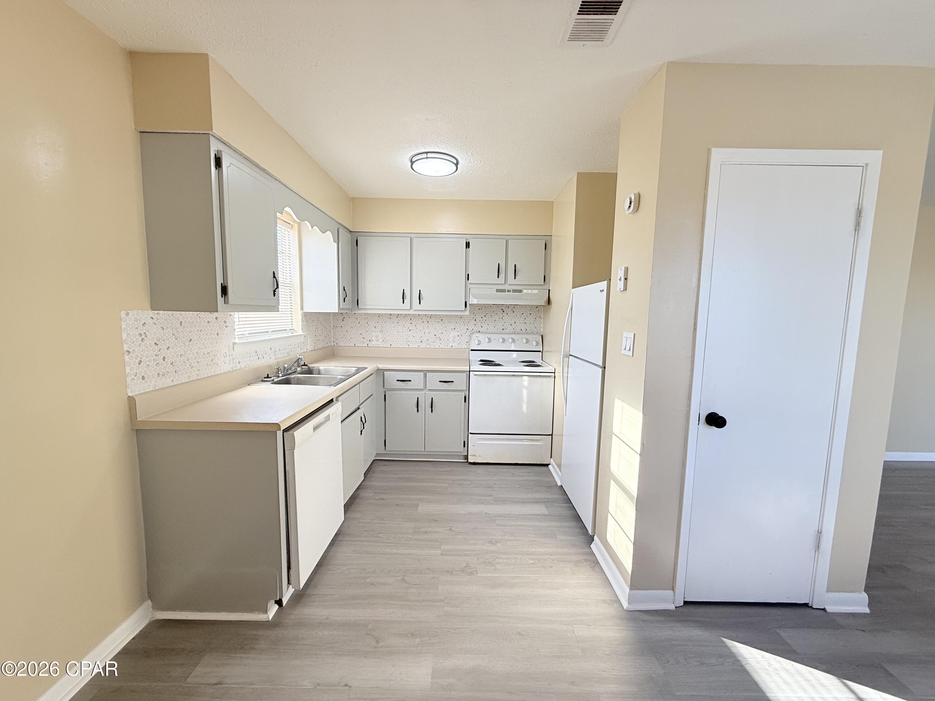 W H Parker - Residential Lease