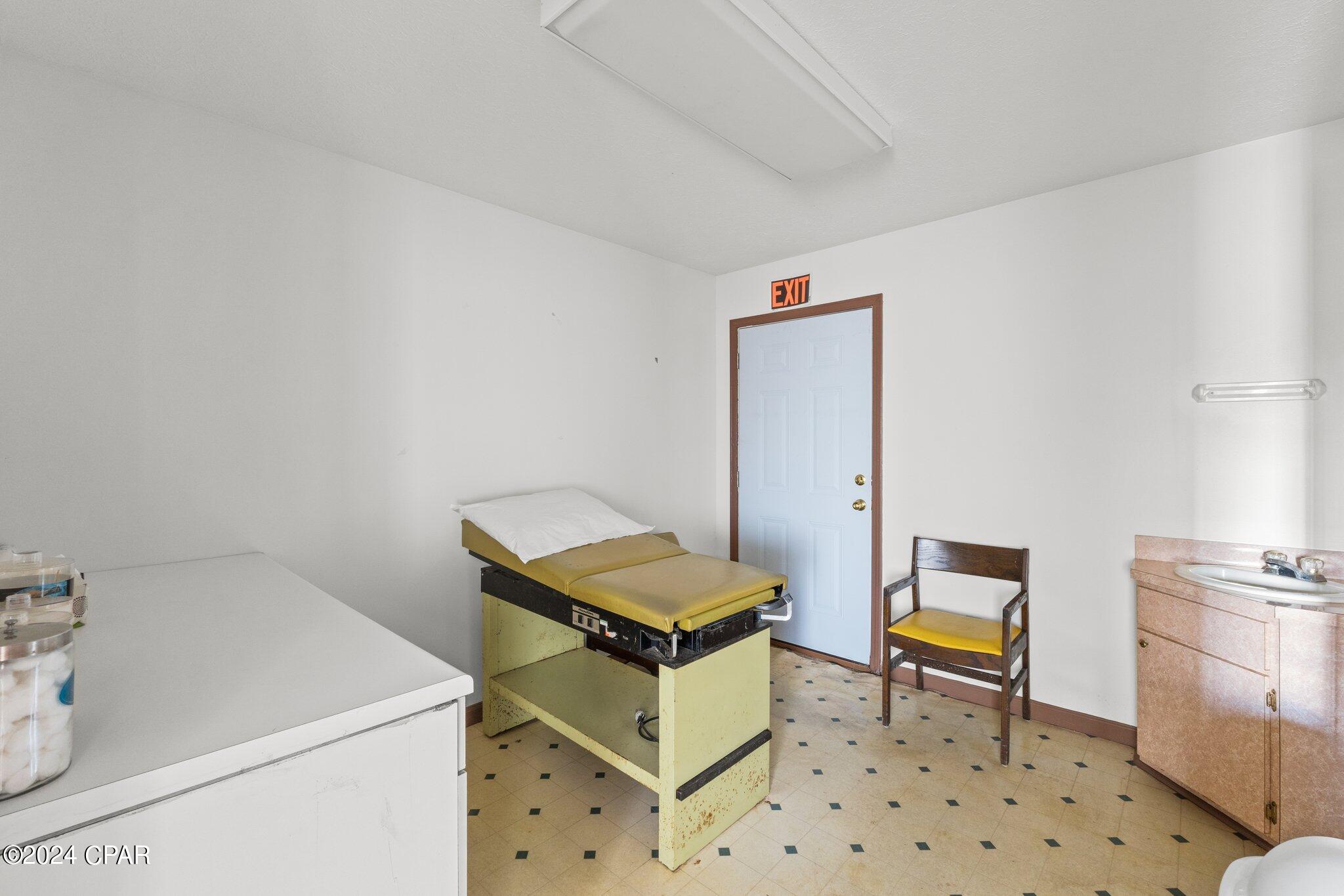 [No Recorded Subdiv] - Commercial Sale