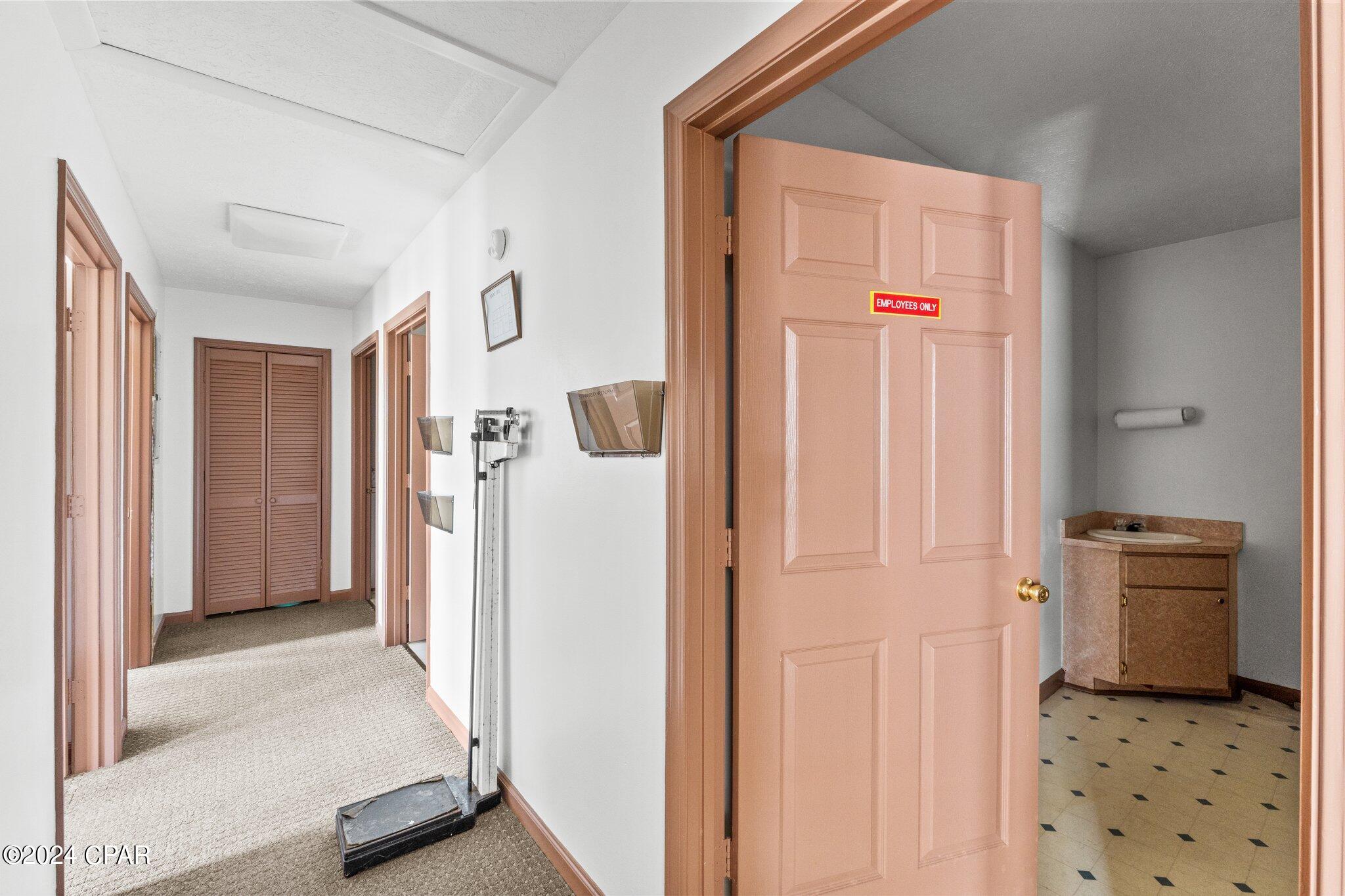 [No Recorded Subdiv] - Commercial Sale