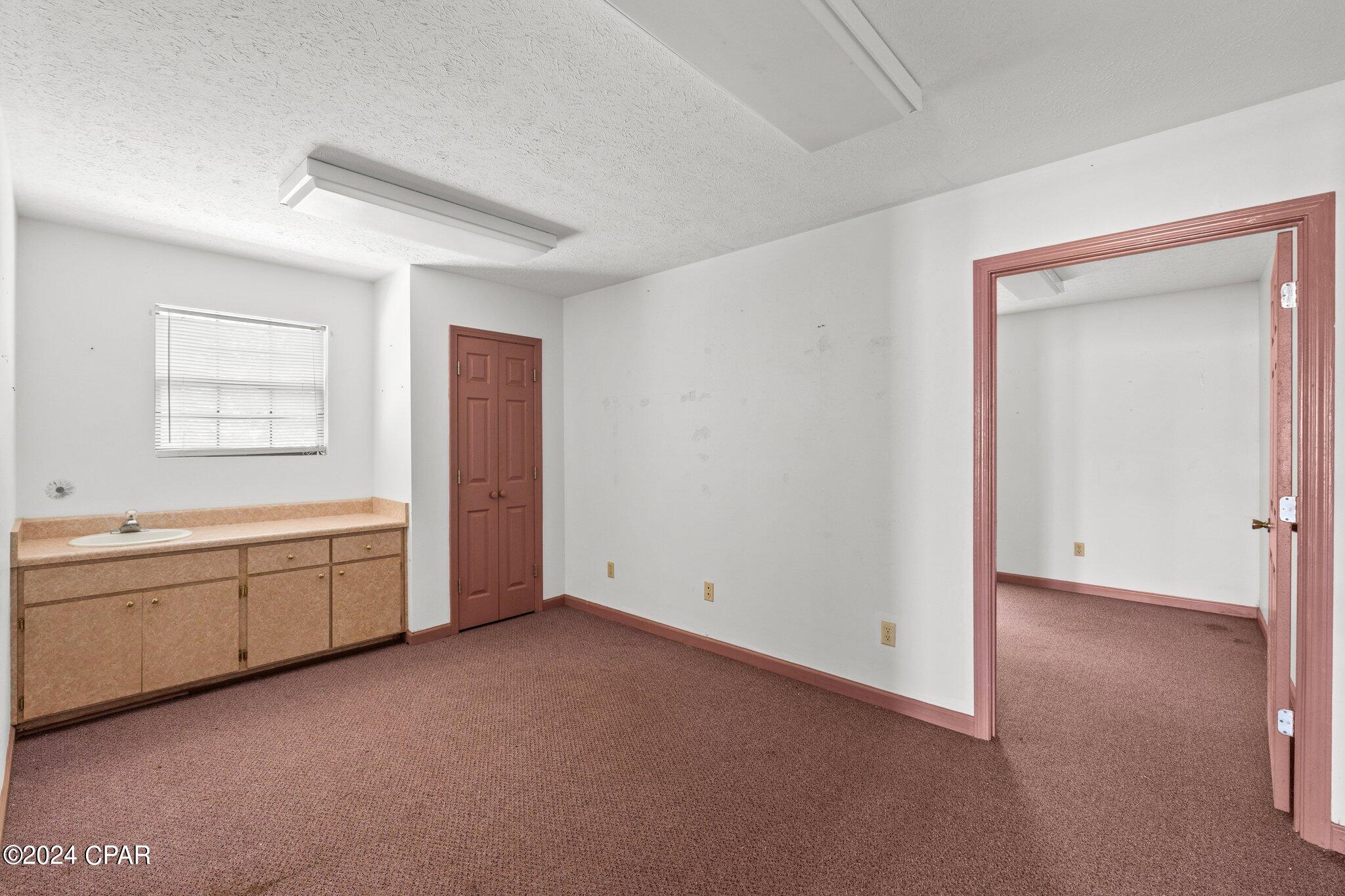 [No Recorded Subdiv] - Commercial Sale