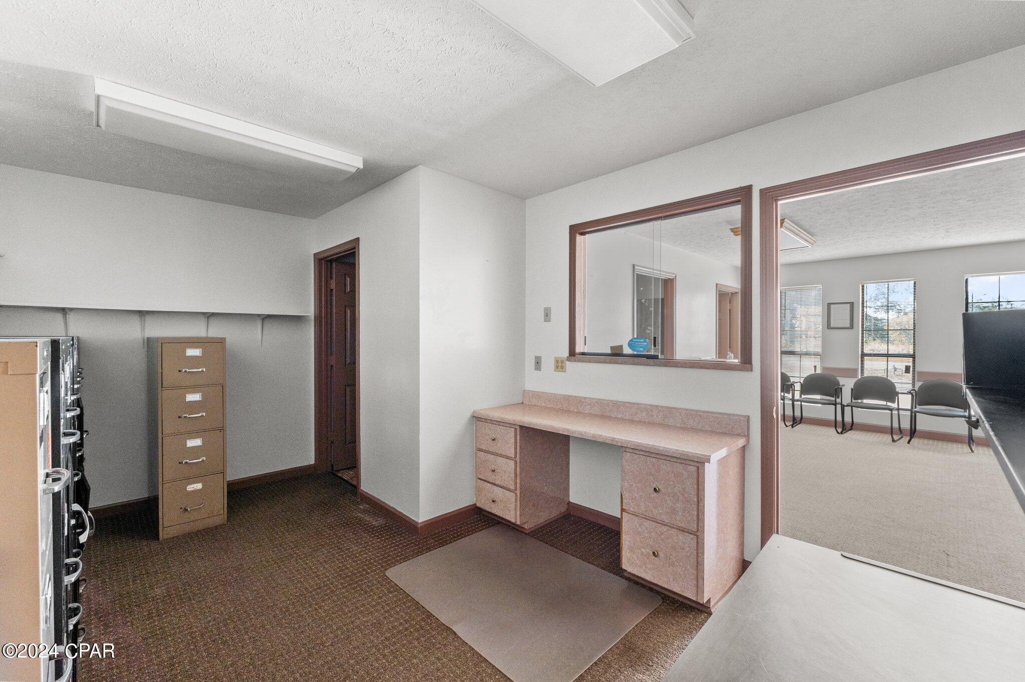 [No Recorded Subdiv] - Commercial Sale