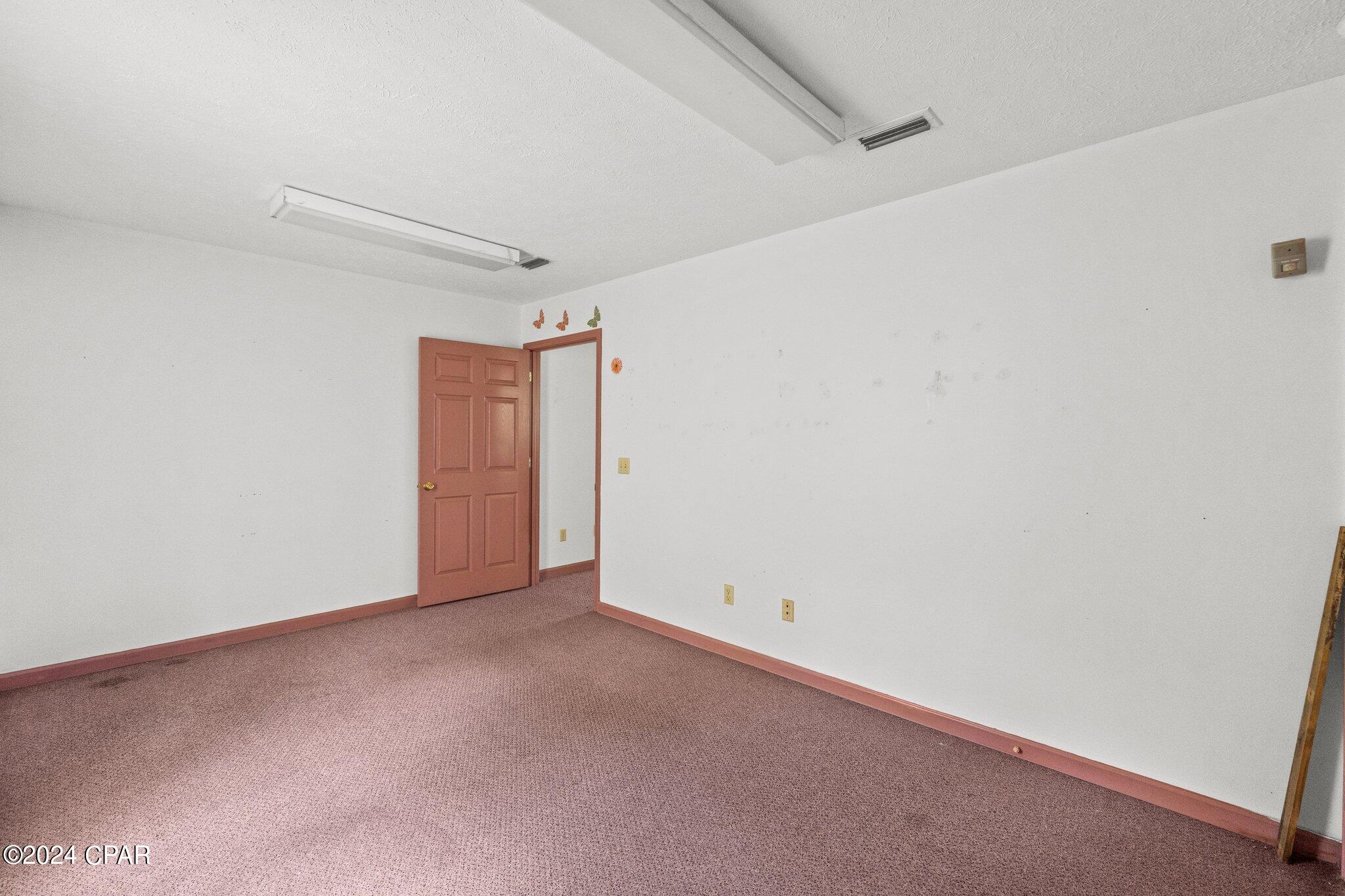 [No Recorded Subdiv] - Commercial Sale