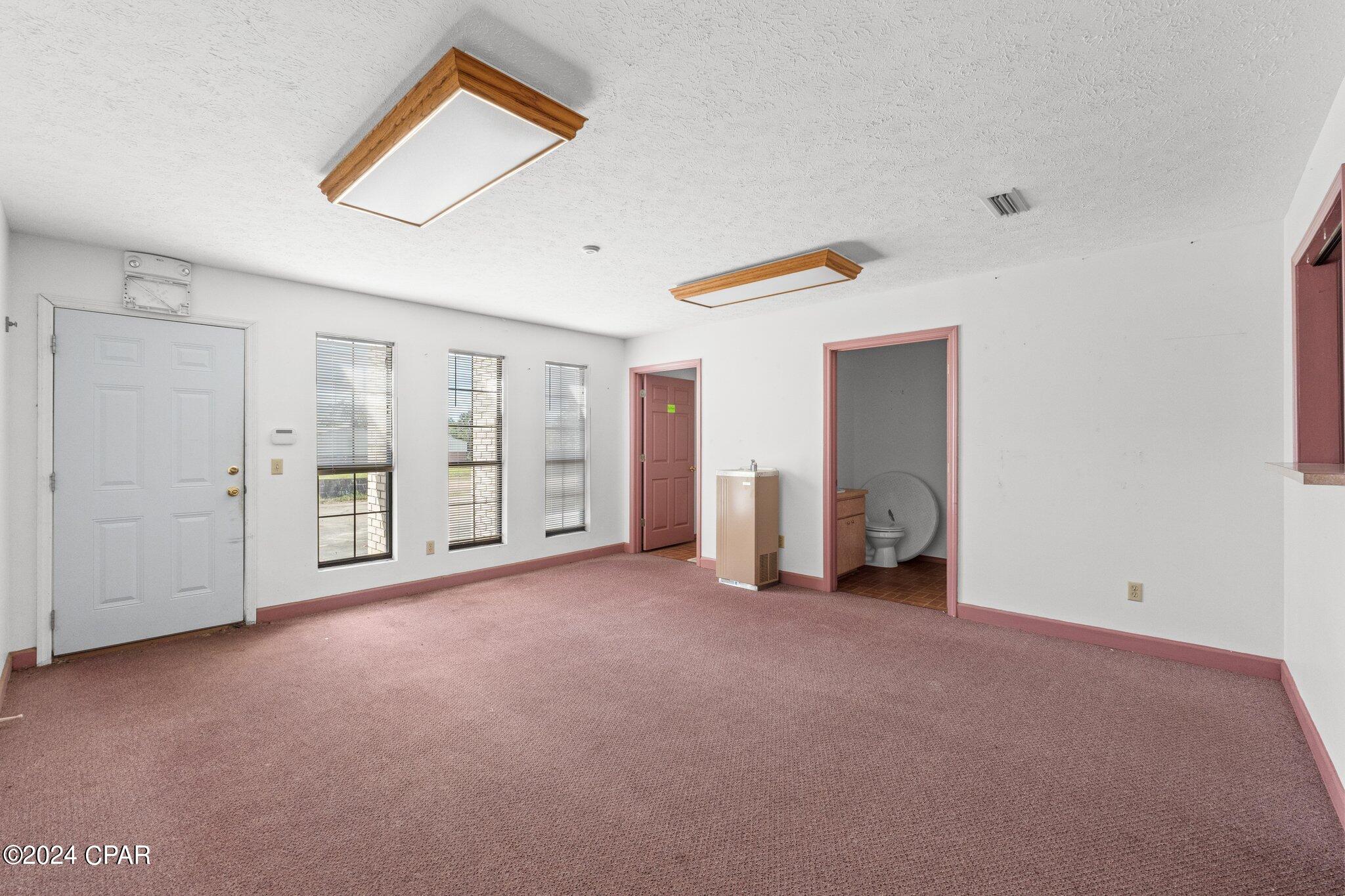 [No Recorded Subdiv] - Commercial Sale