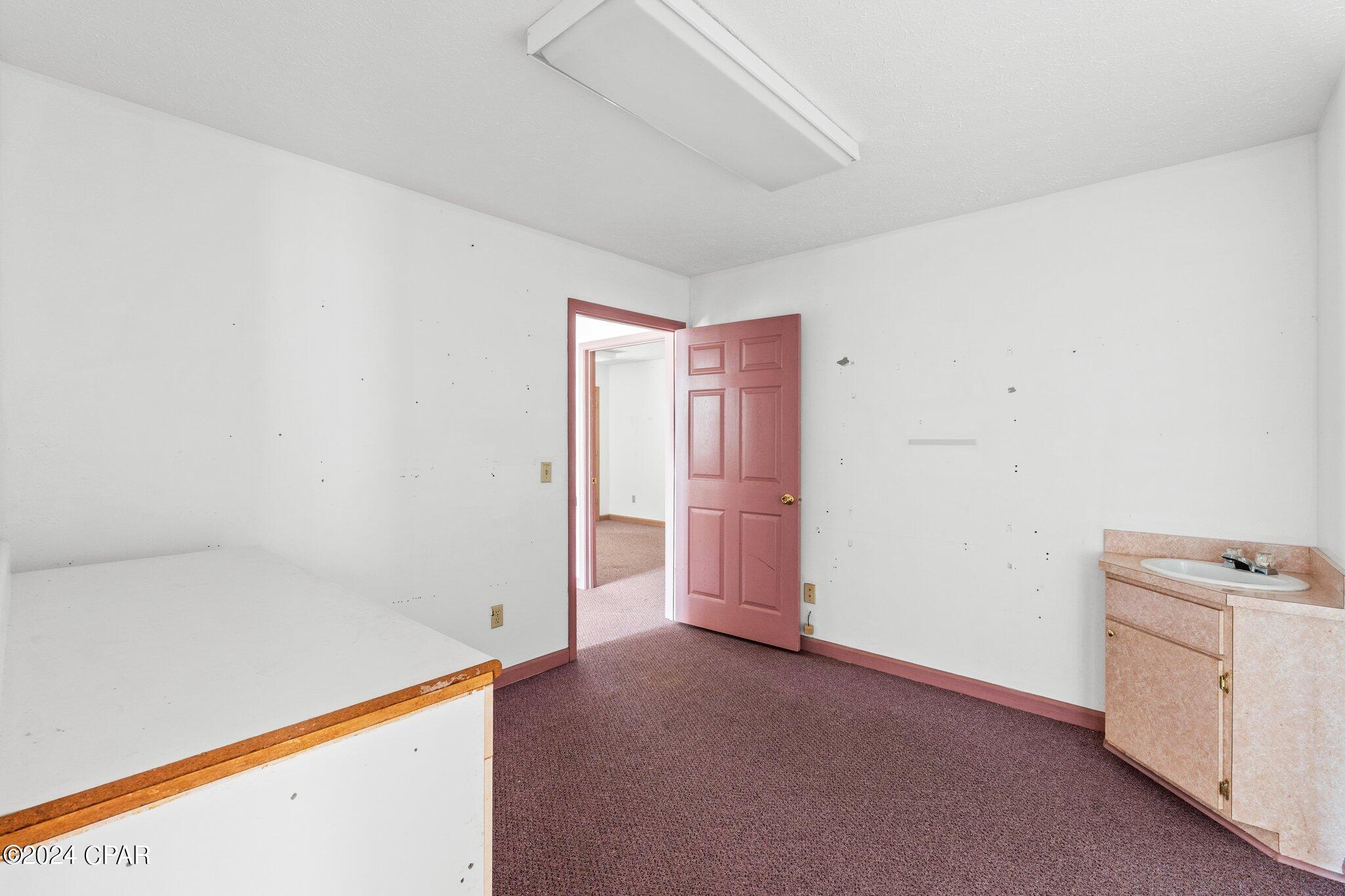 [No Recorded Subdiv] - Commercial Sale