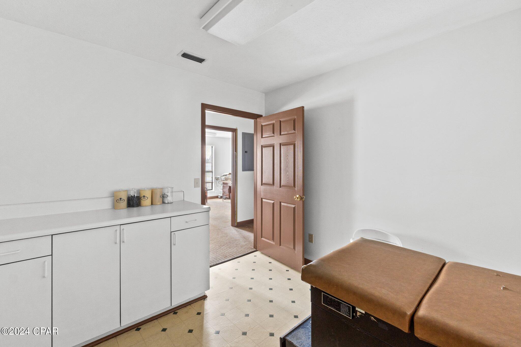 [No Recorded Subdiv] - Commercial Sale