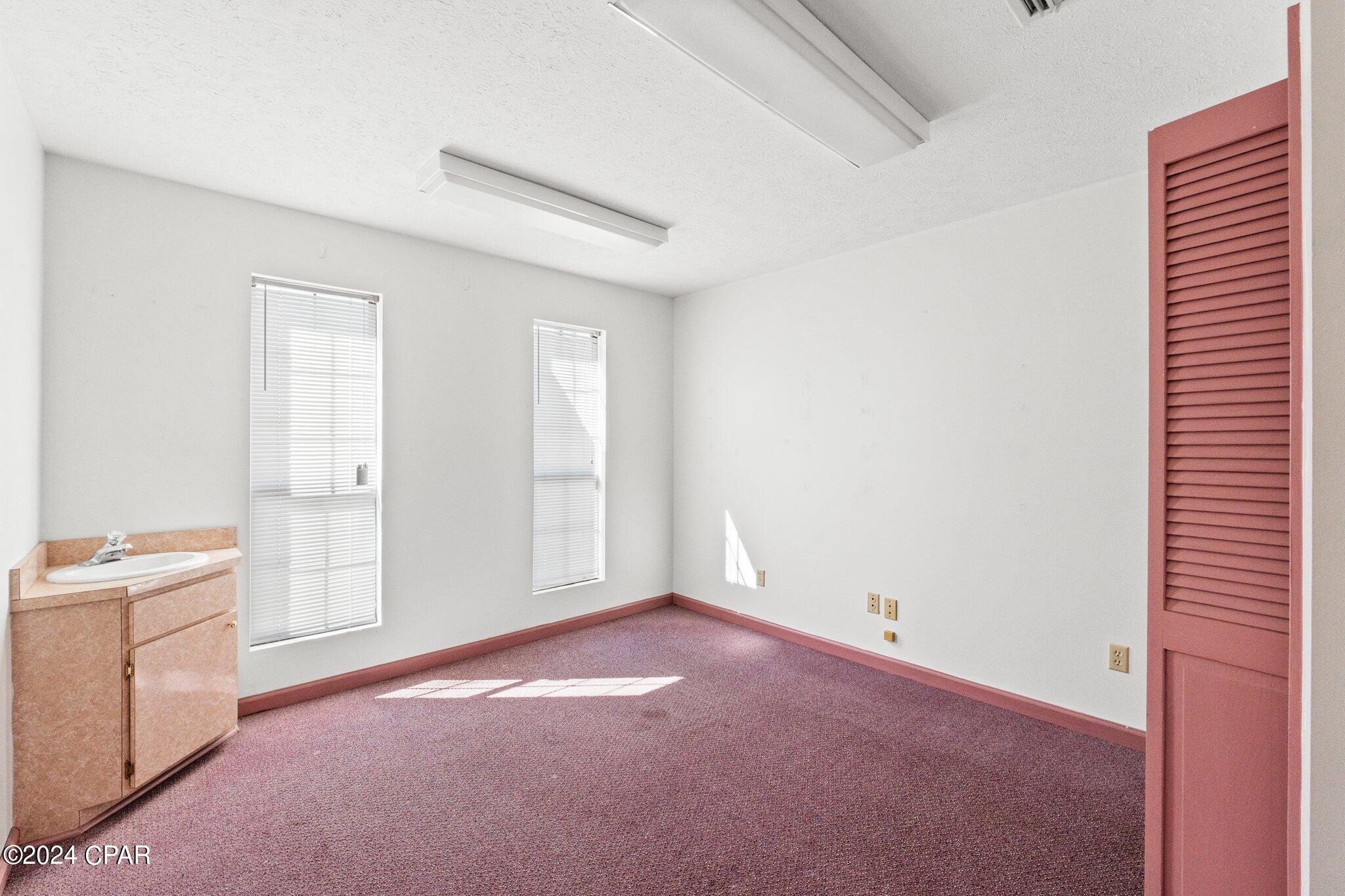 [No Recorded Subdiv] - Commercial Sale