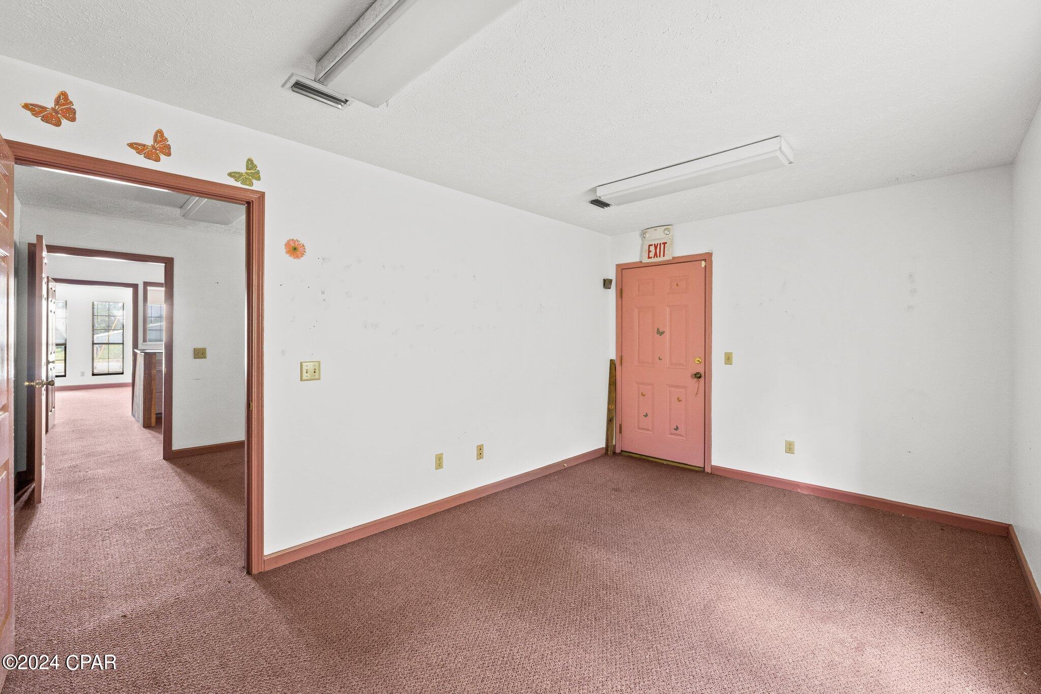 [No Recorded Subdiv] - Commercial Sale