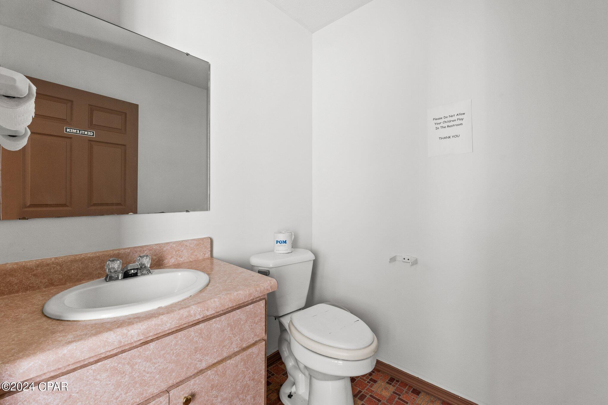 [No Recorded Subdiv] - Commercial Sale